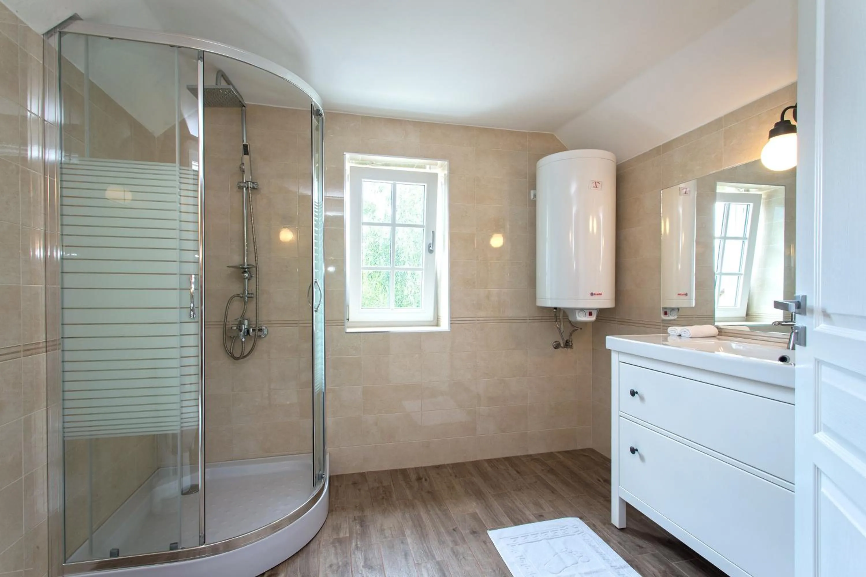 Bathroom in Green Hill Guest House