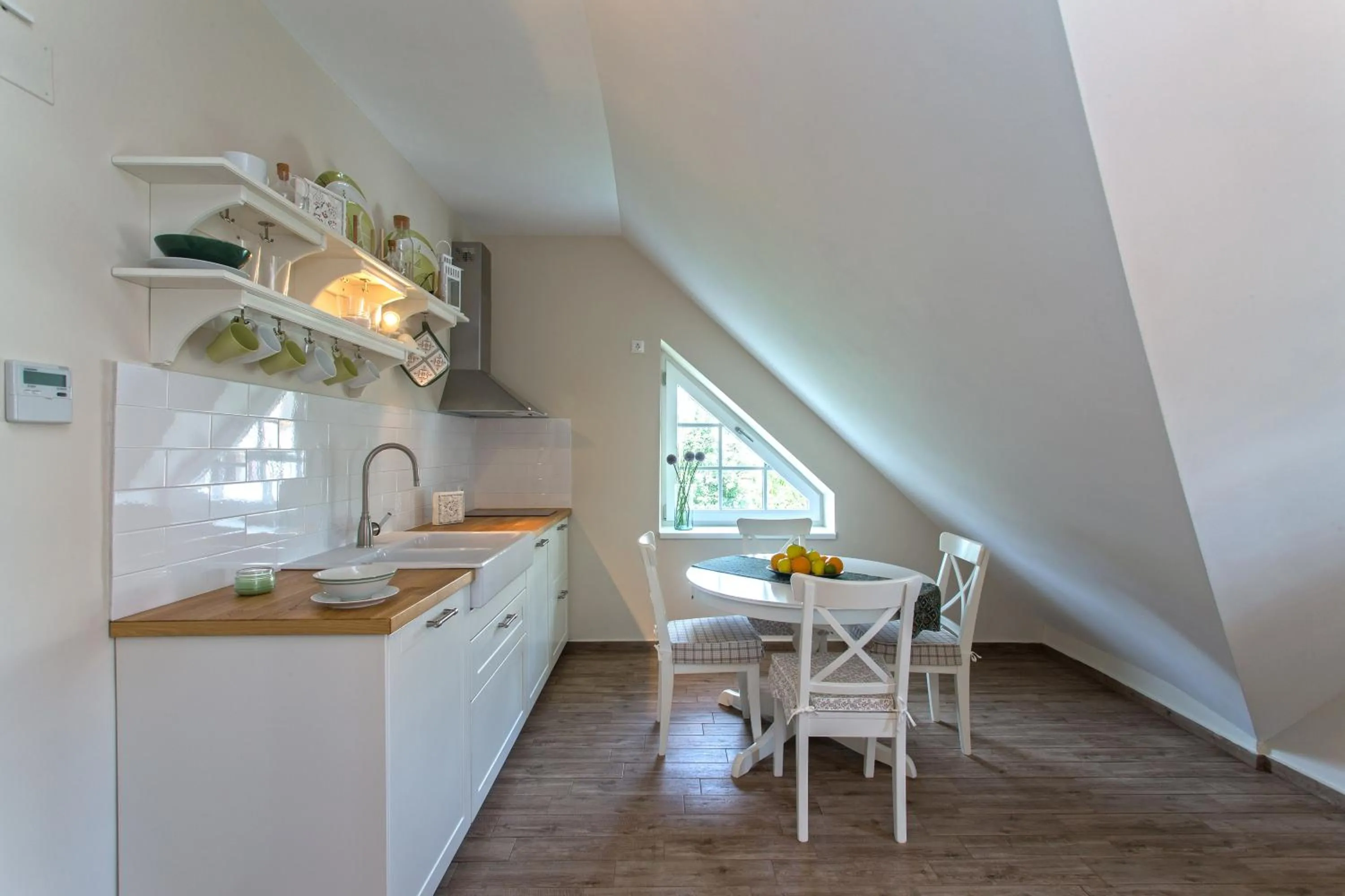 Kitchen or kitchenette in Green Hill Guest House