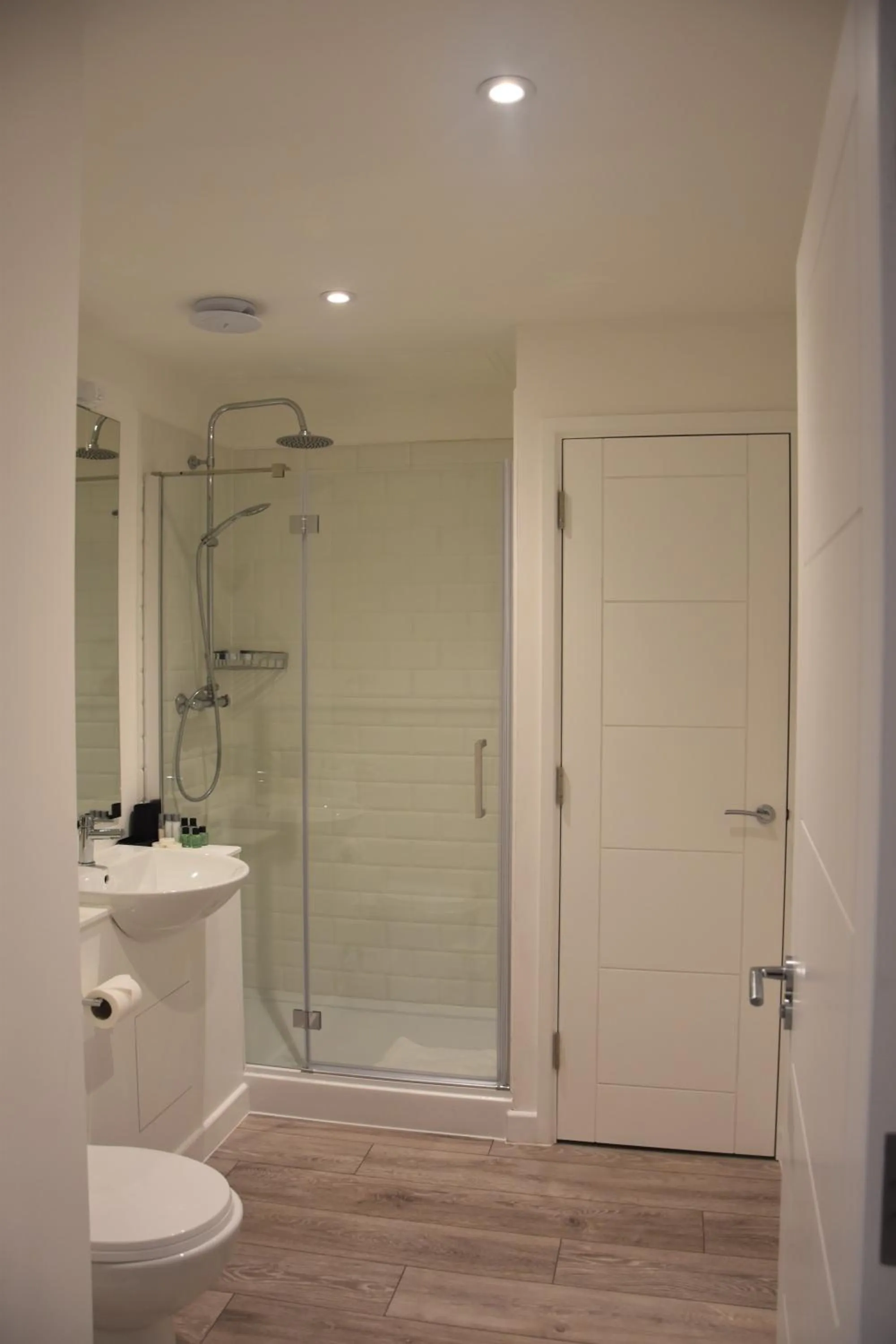 Shower in Hampton Suites Serviced Apartments