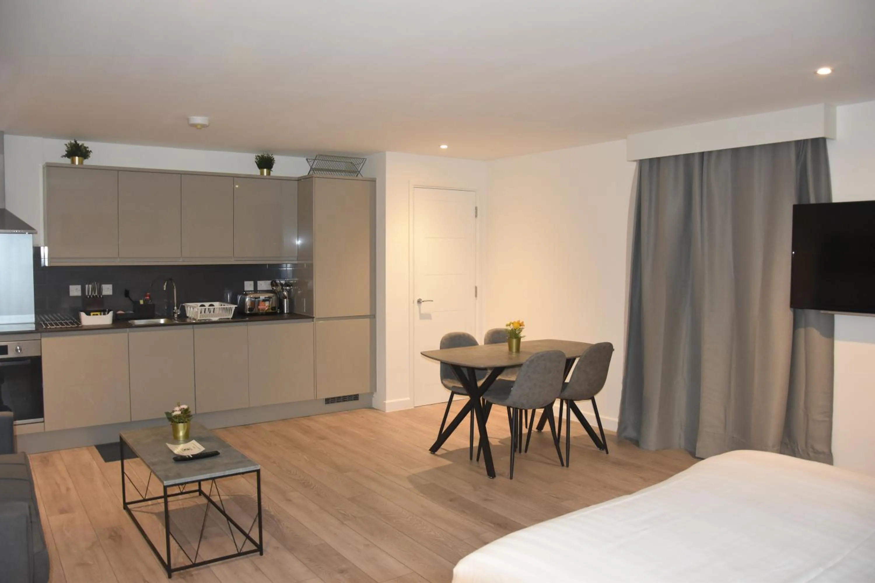 Superior Studio in Hampton Suites Serviced Apartments