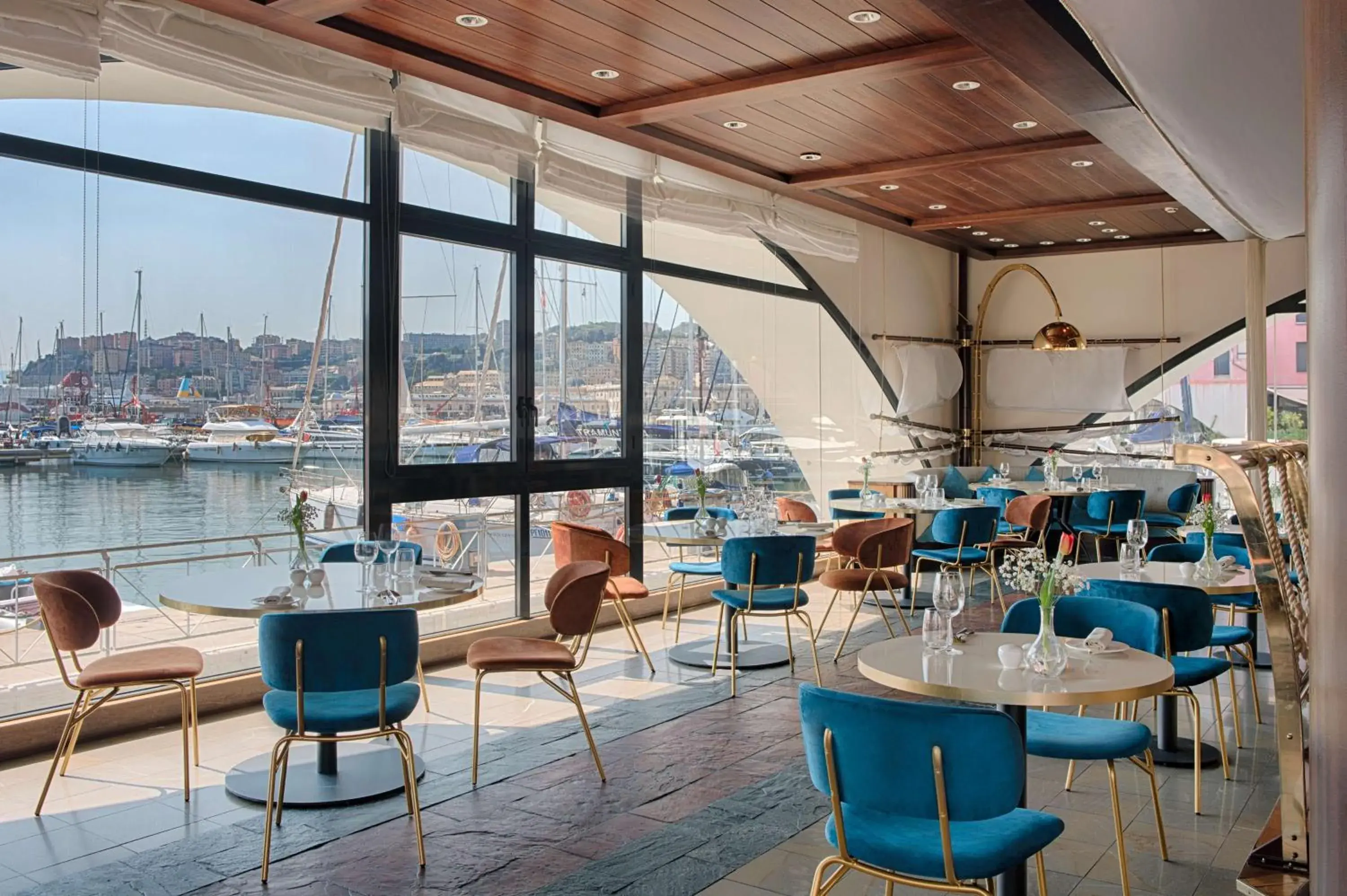Restaurant/places to eat in NH Collection Genova Marina Restaurant/places to eat in NH Collection Genova Marina