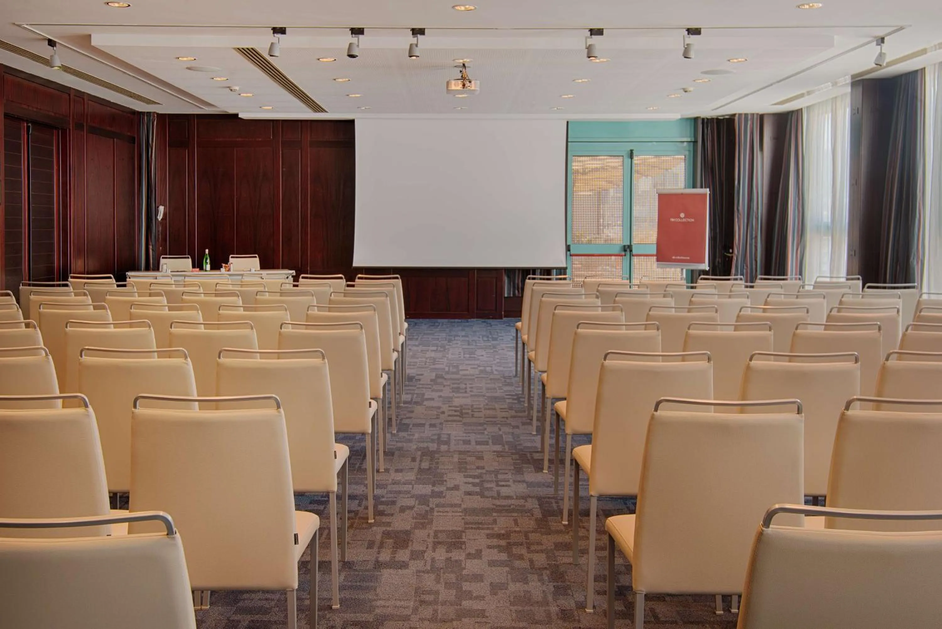 Meeting/conference room in NH Collection Genova Marina