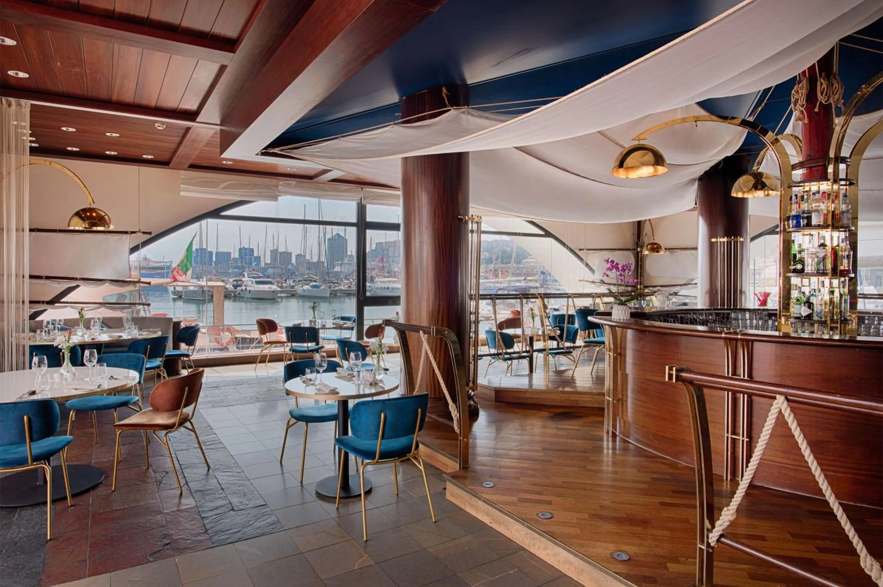 Restaurant/places to eat in NH Collection Genova Marina