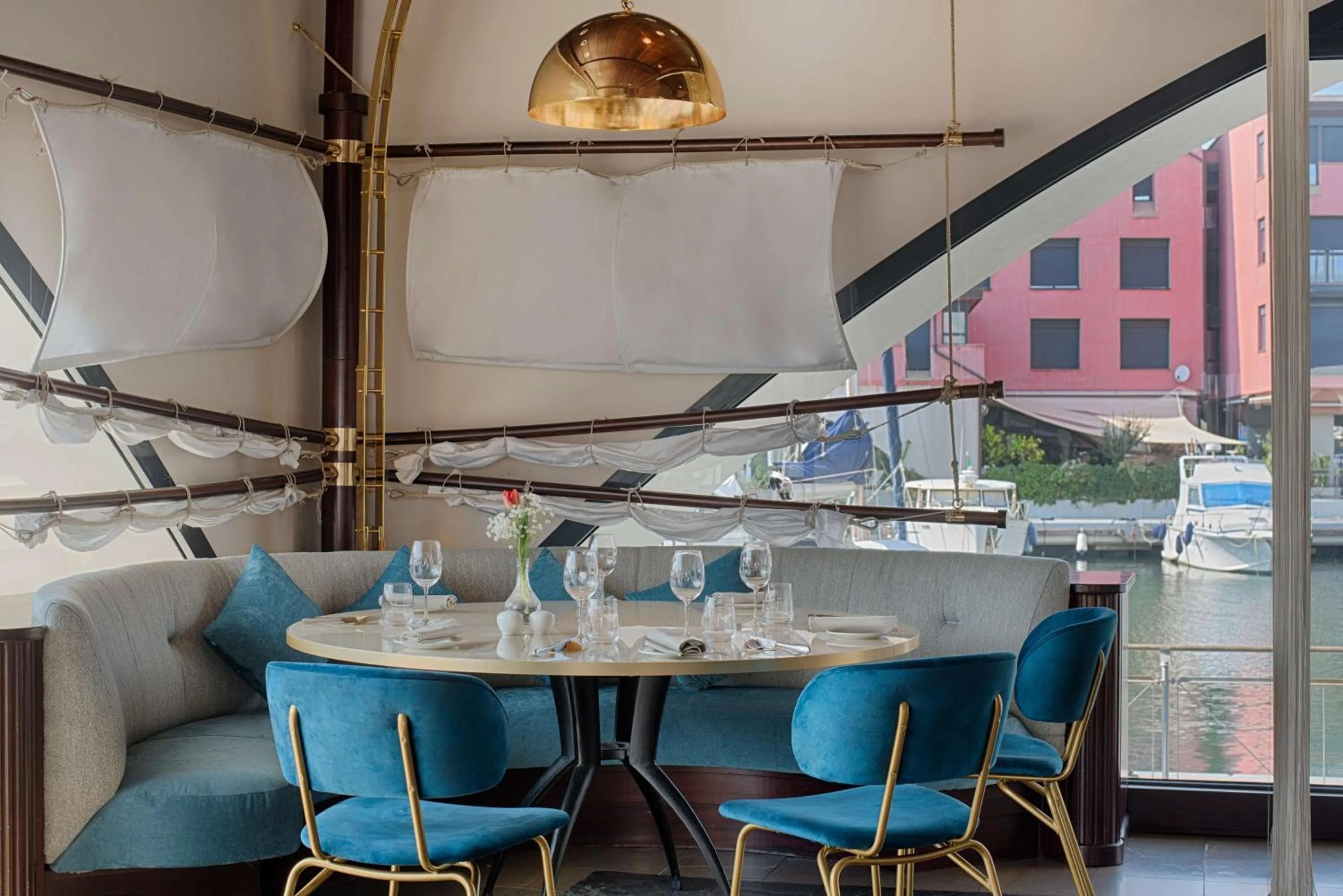 Restaurant/places to eat in NH Collection Genova Marina