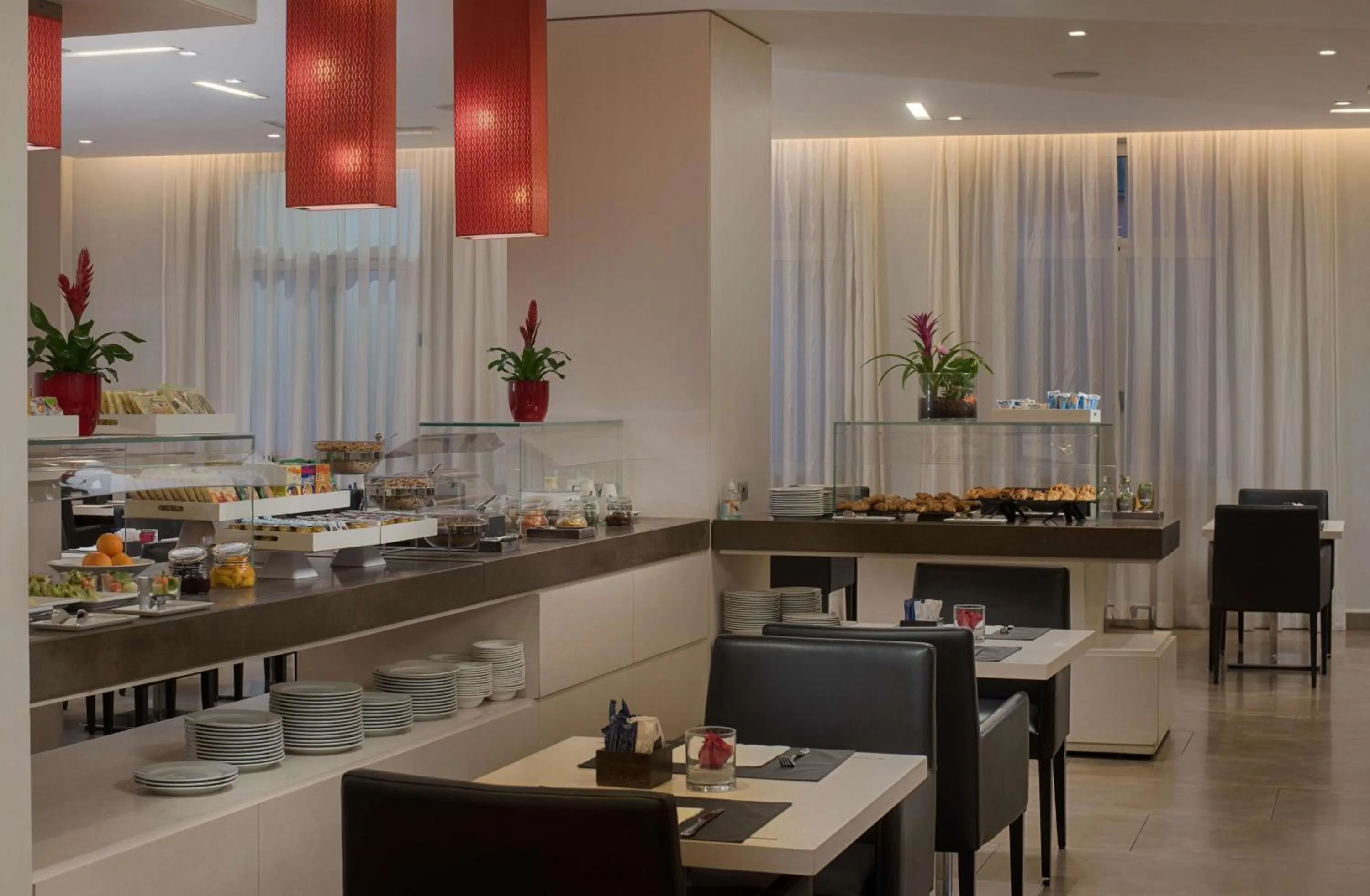 Breakfast in NH Genova Centro