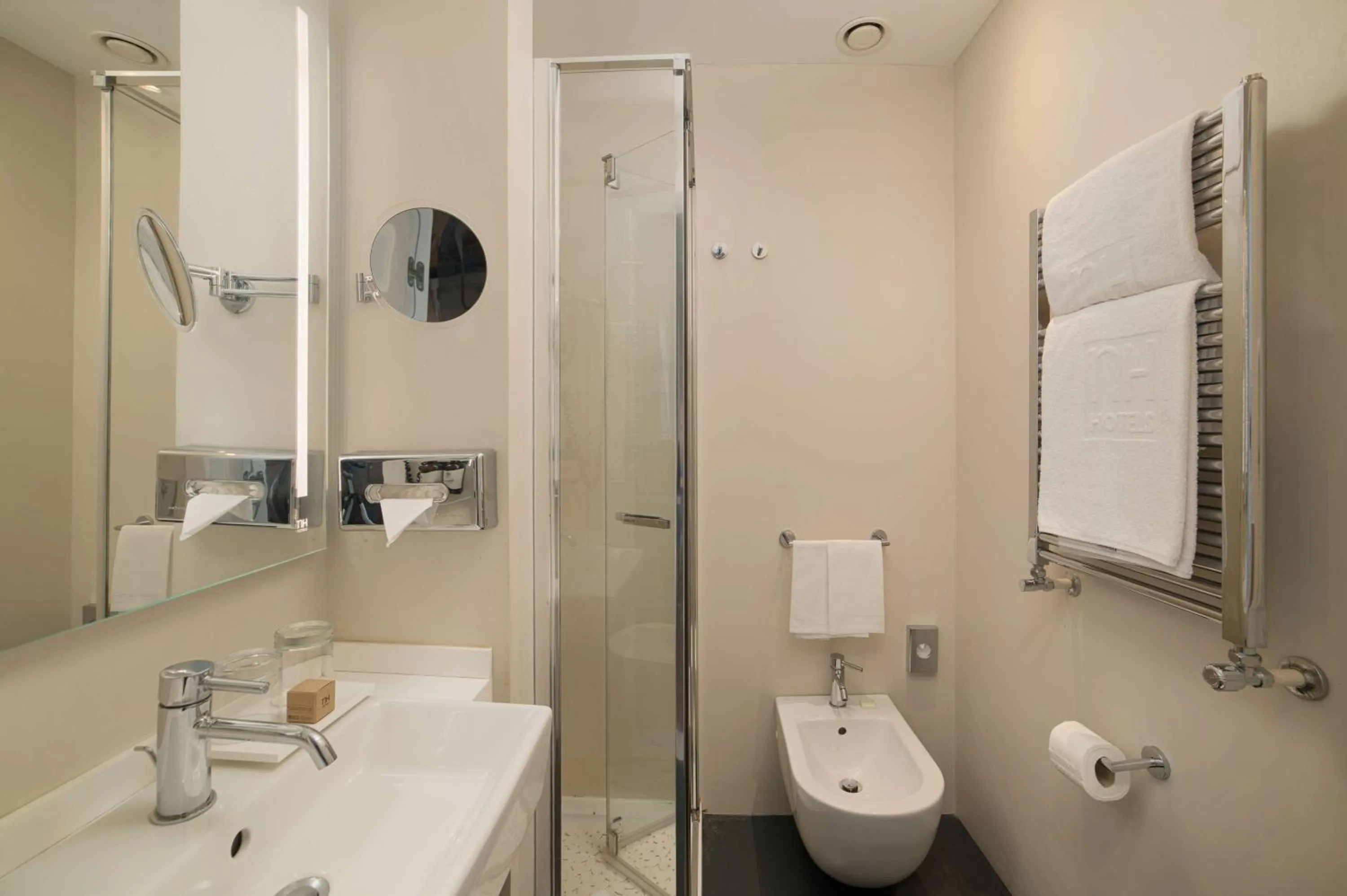 Bathroom in NH Genova Centro