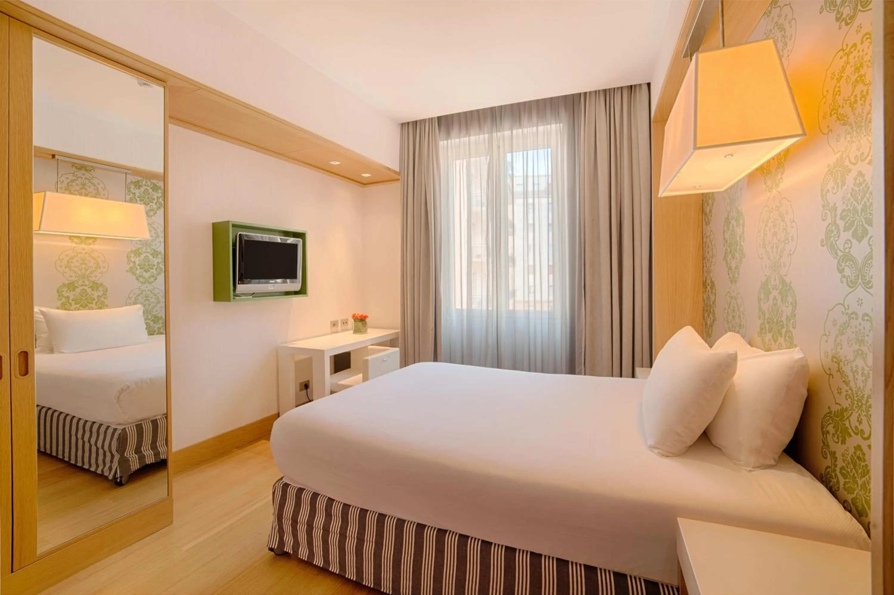 Bedroom, Bed in NH Genova Centro