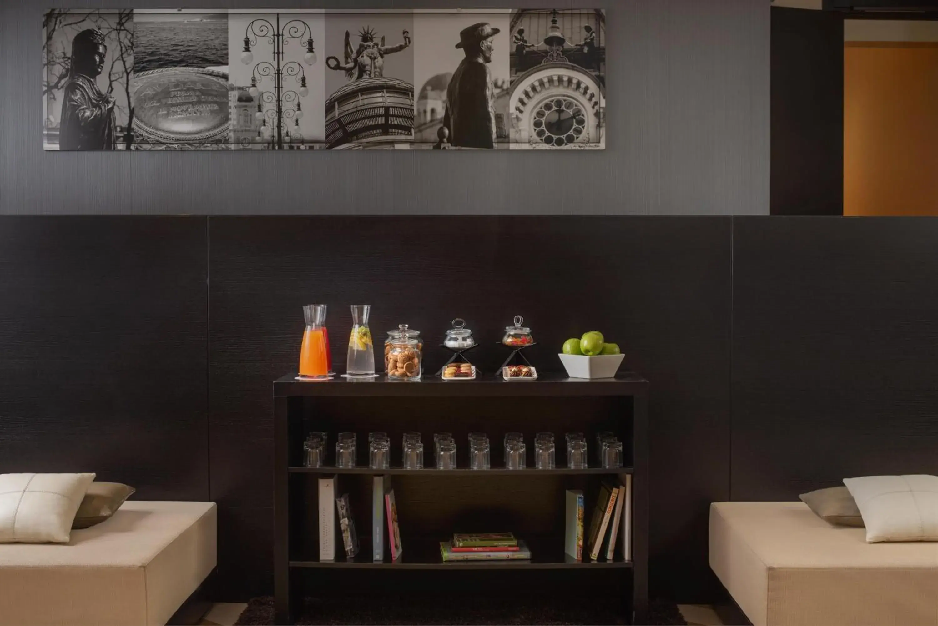 Lobby or reception in NH Trieste Lobby or reception in NH Trieste