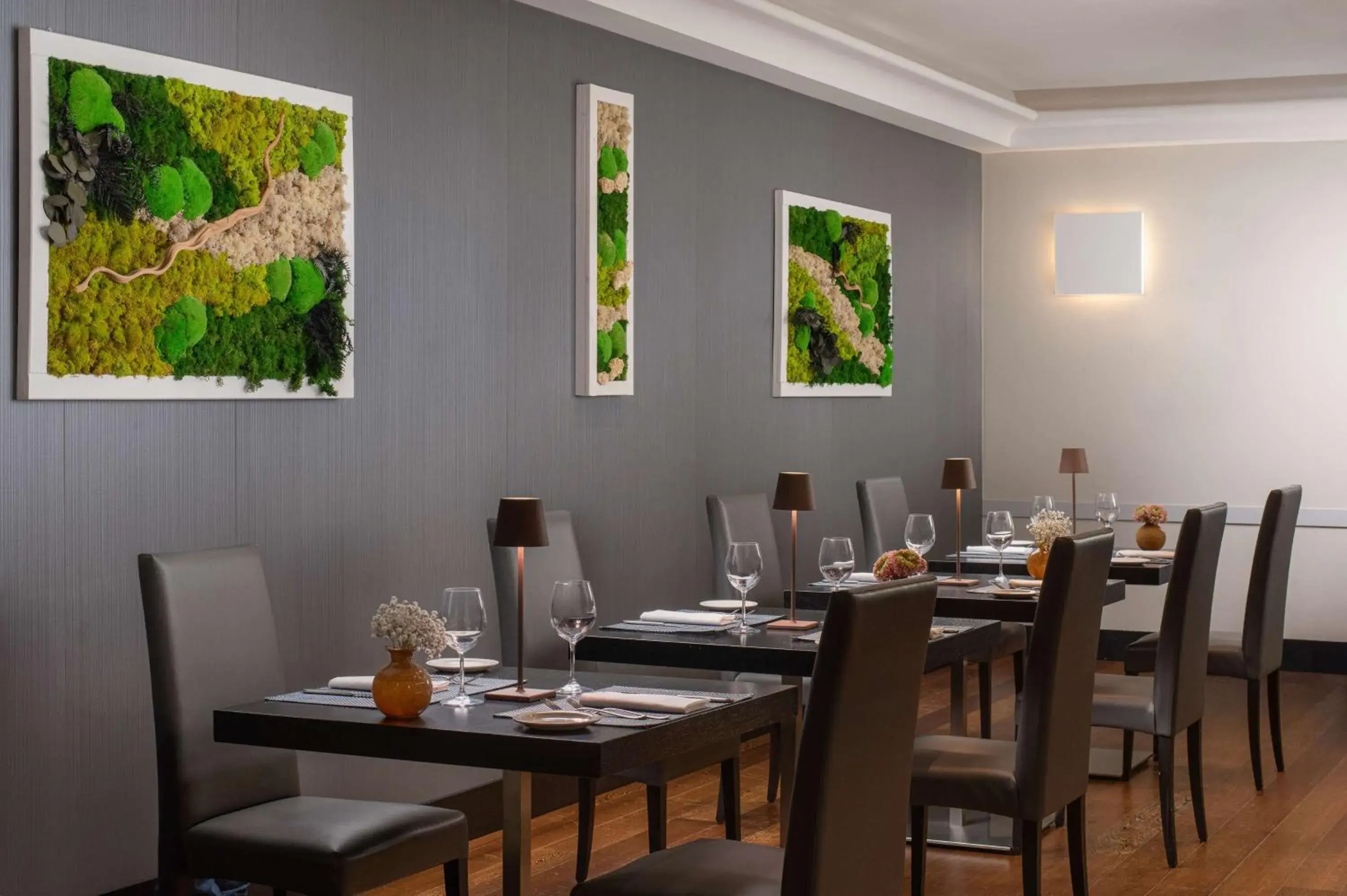 Restaurant/places to eat in NH Trieste Restaurant/places to eat in NH Trieste