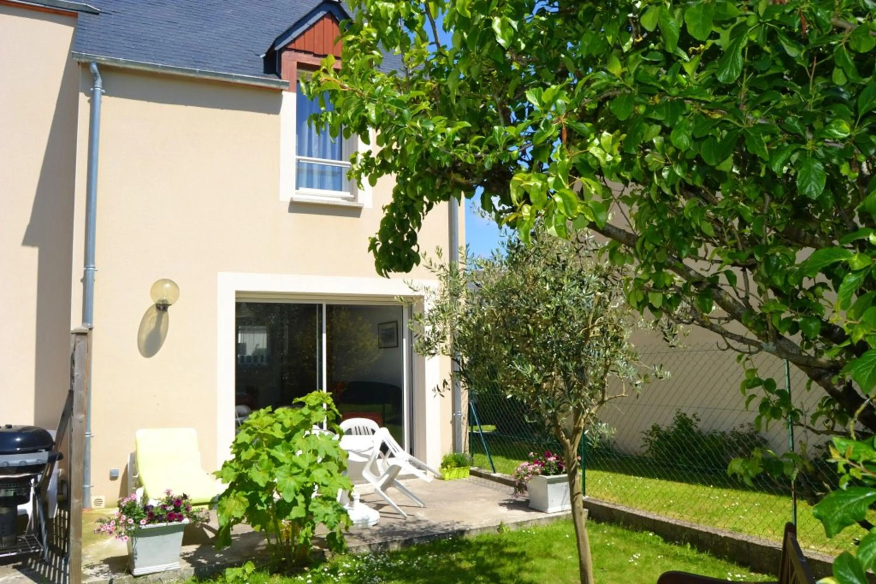 Maison charmante à Saint-Jouan-des-Guérets avec jardin clôturé