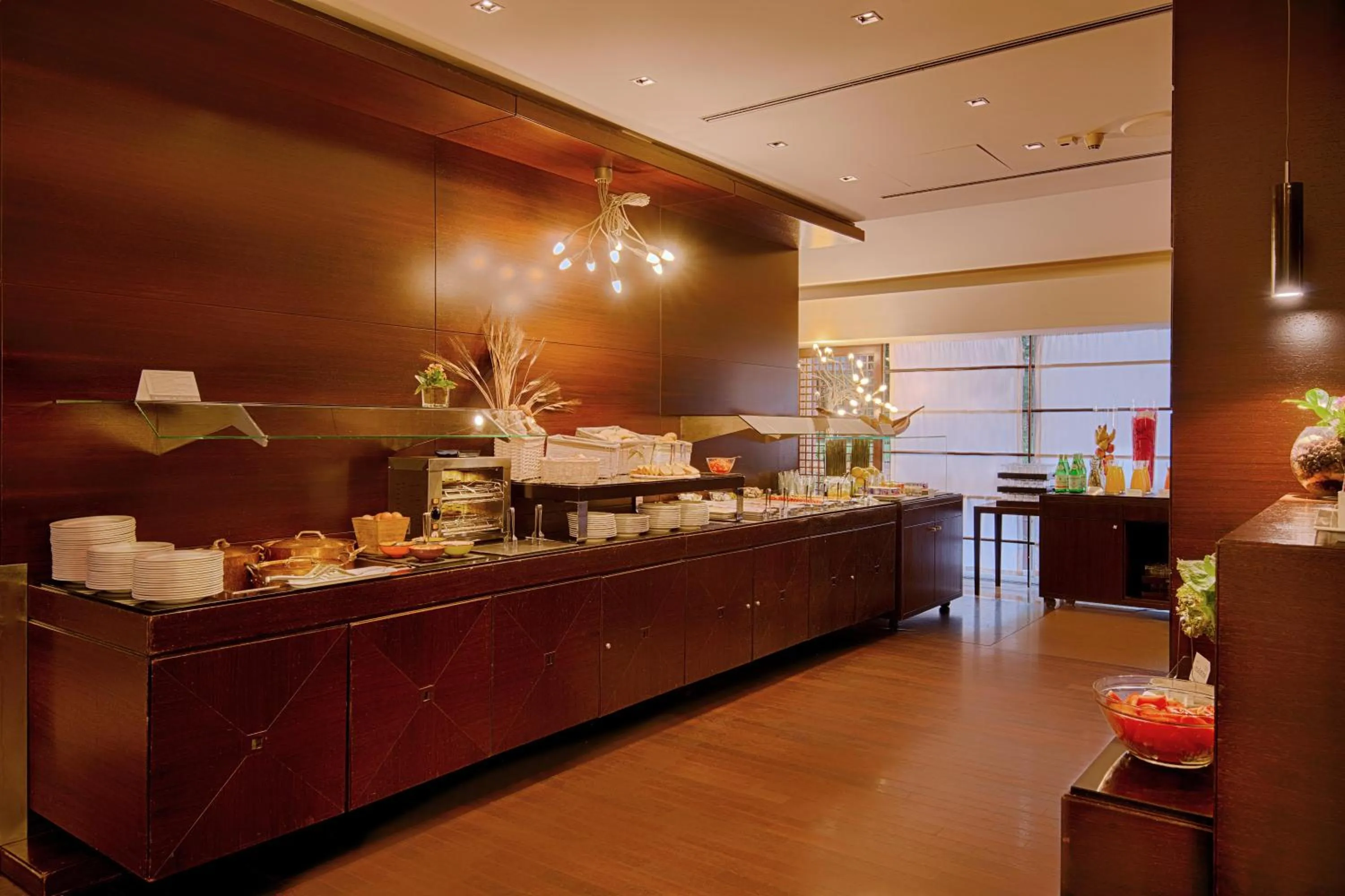 Restaurant/places to eat in NH Milano 2