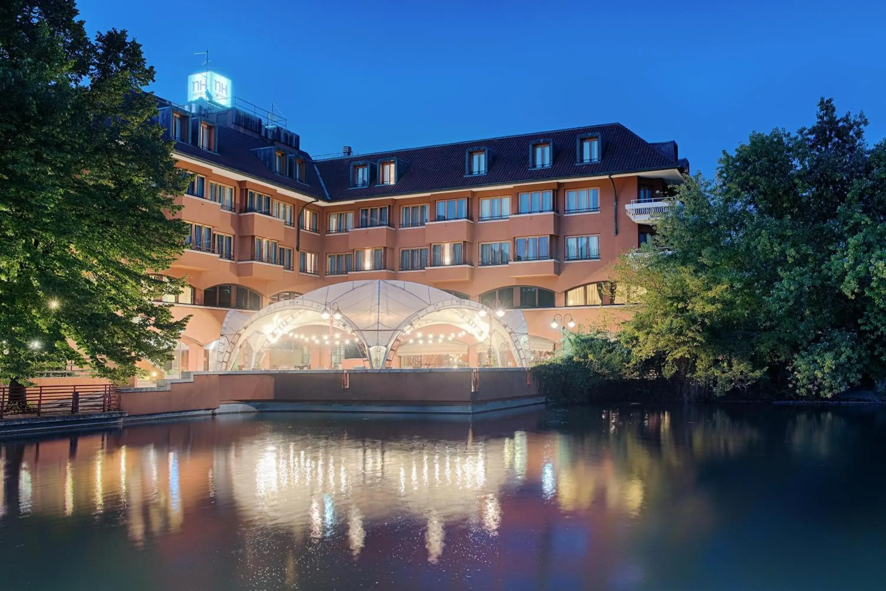 Property building in NH Milano 2 Property building in NH Milano 2