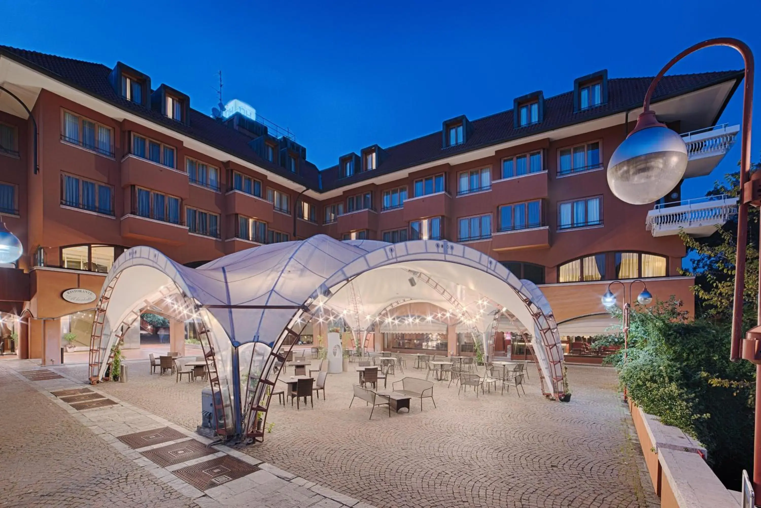 Property building in NH Milano 2 Property building in NH Milano 2