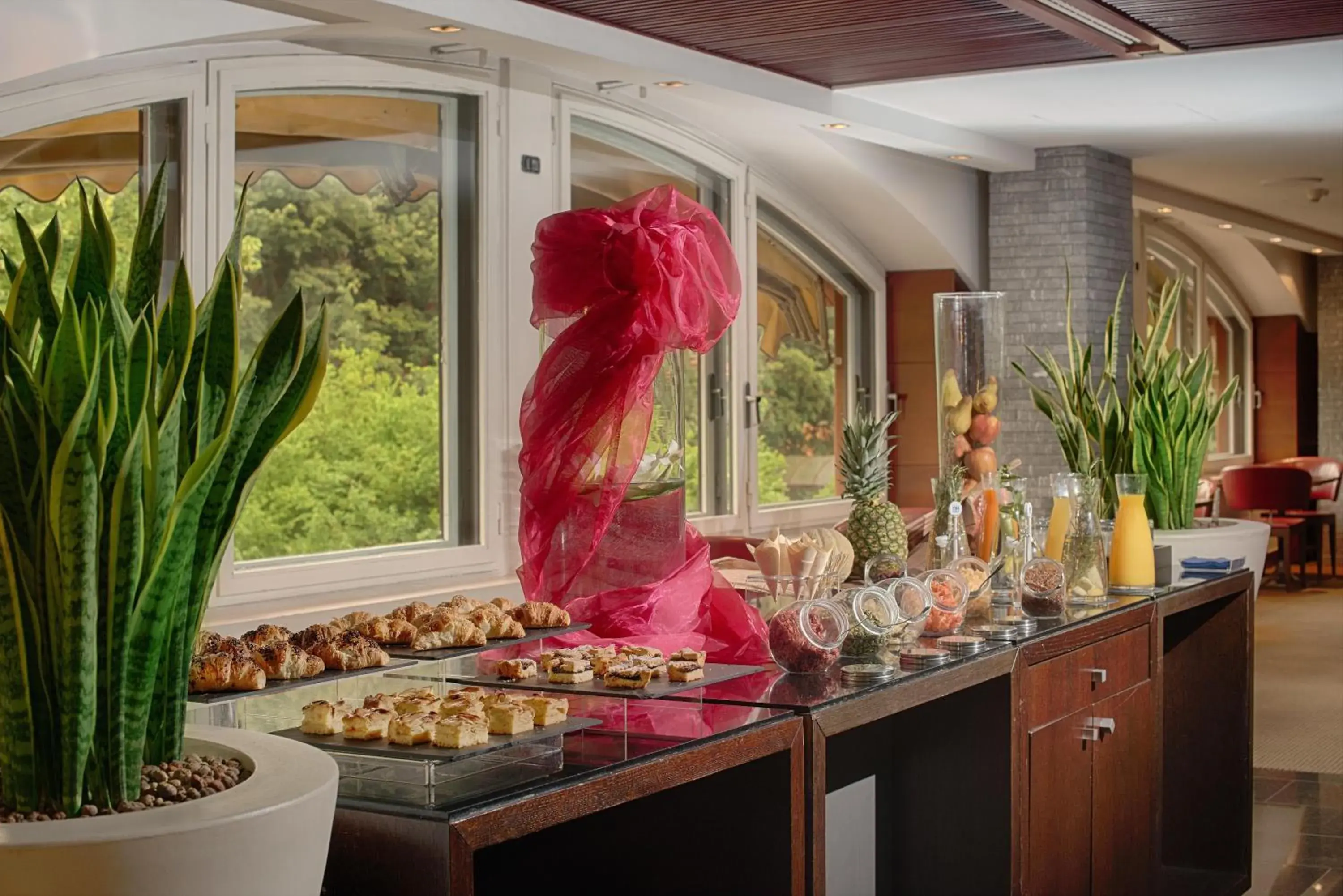 Restaurant/places to eat in NH Milano 2 Restaurant/places to eat in NH Milano 2