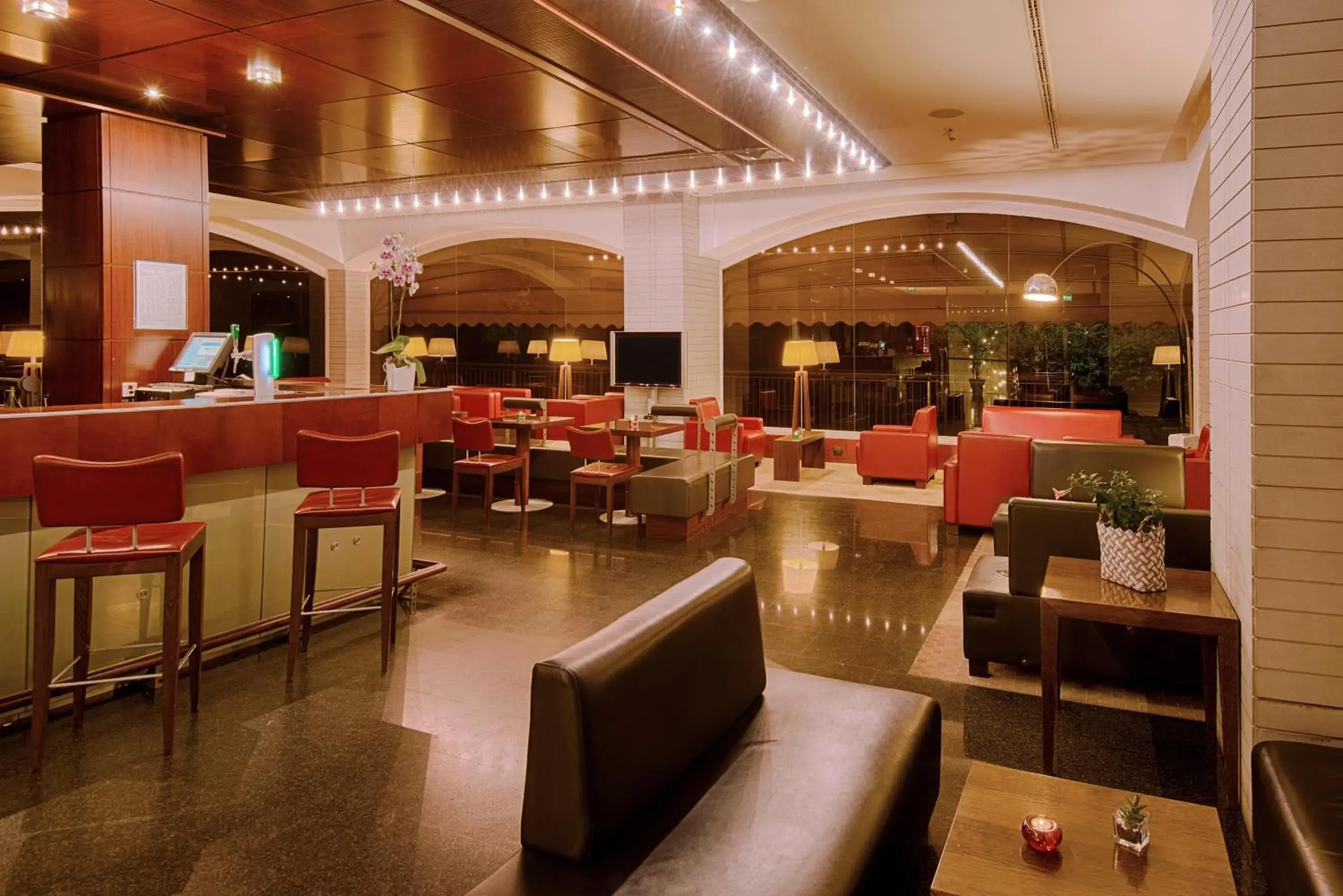 Restaurant/places to eat in NH Milano 2 Restaurant/places to eat in NH Milano 2