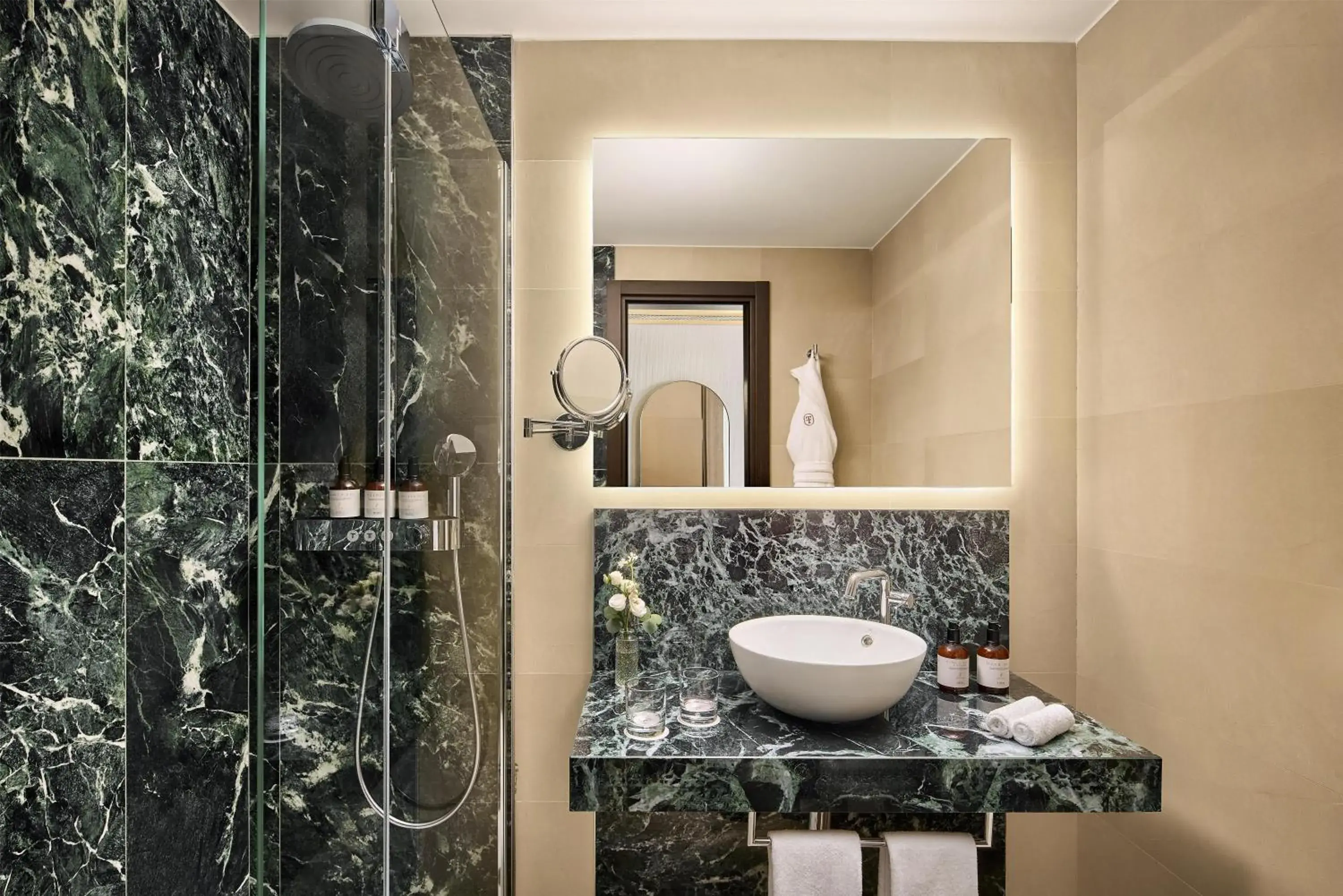 Bedroom in Tivoli President Milano Hotel Bedroom in Tivoli President Milano Hotel