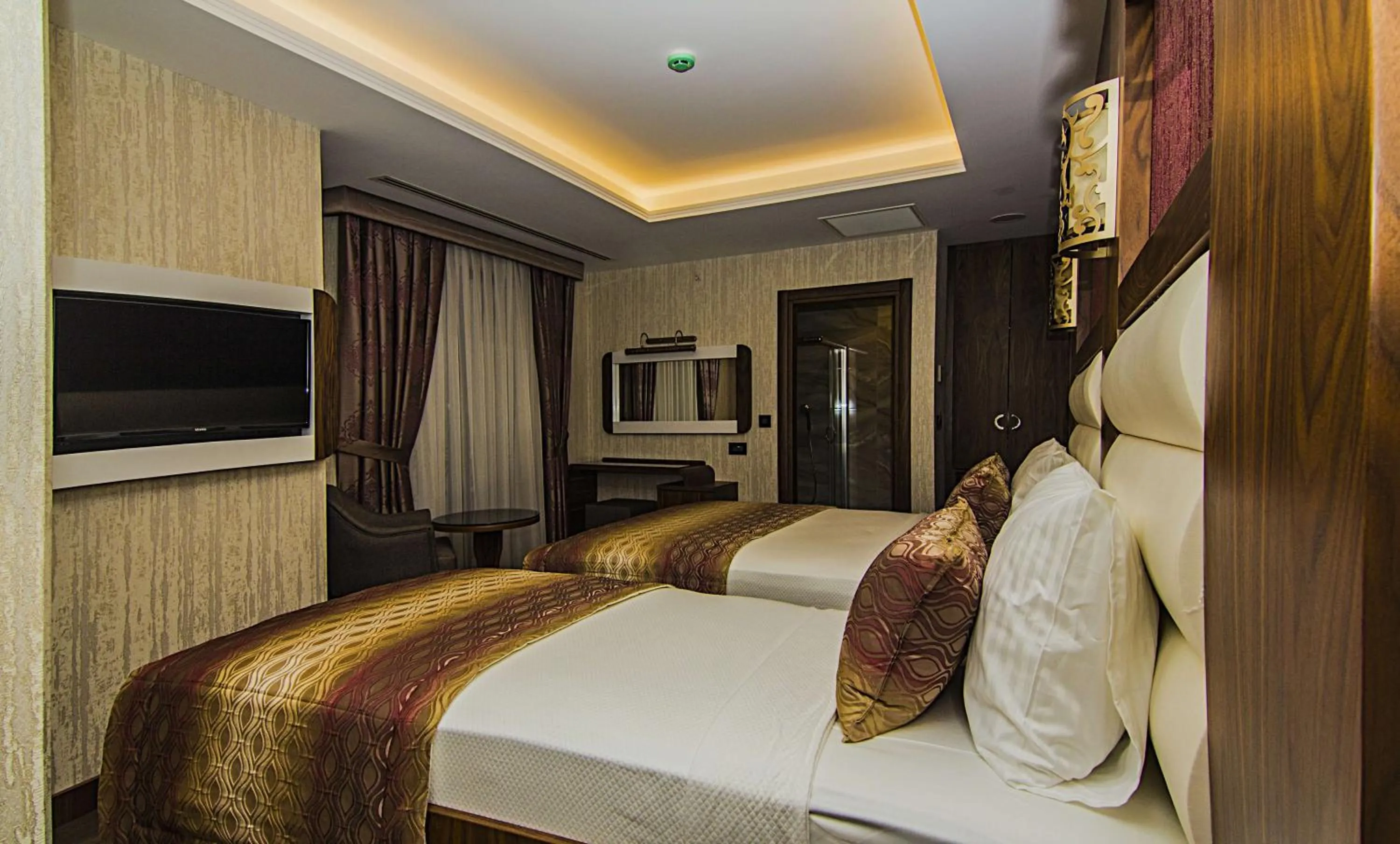 Photo of the whole room, Bed in İstanbul Vertu Hotel