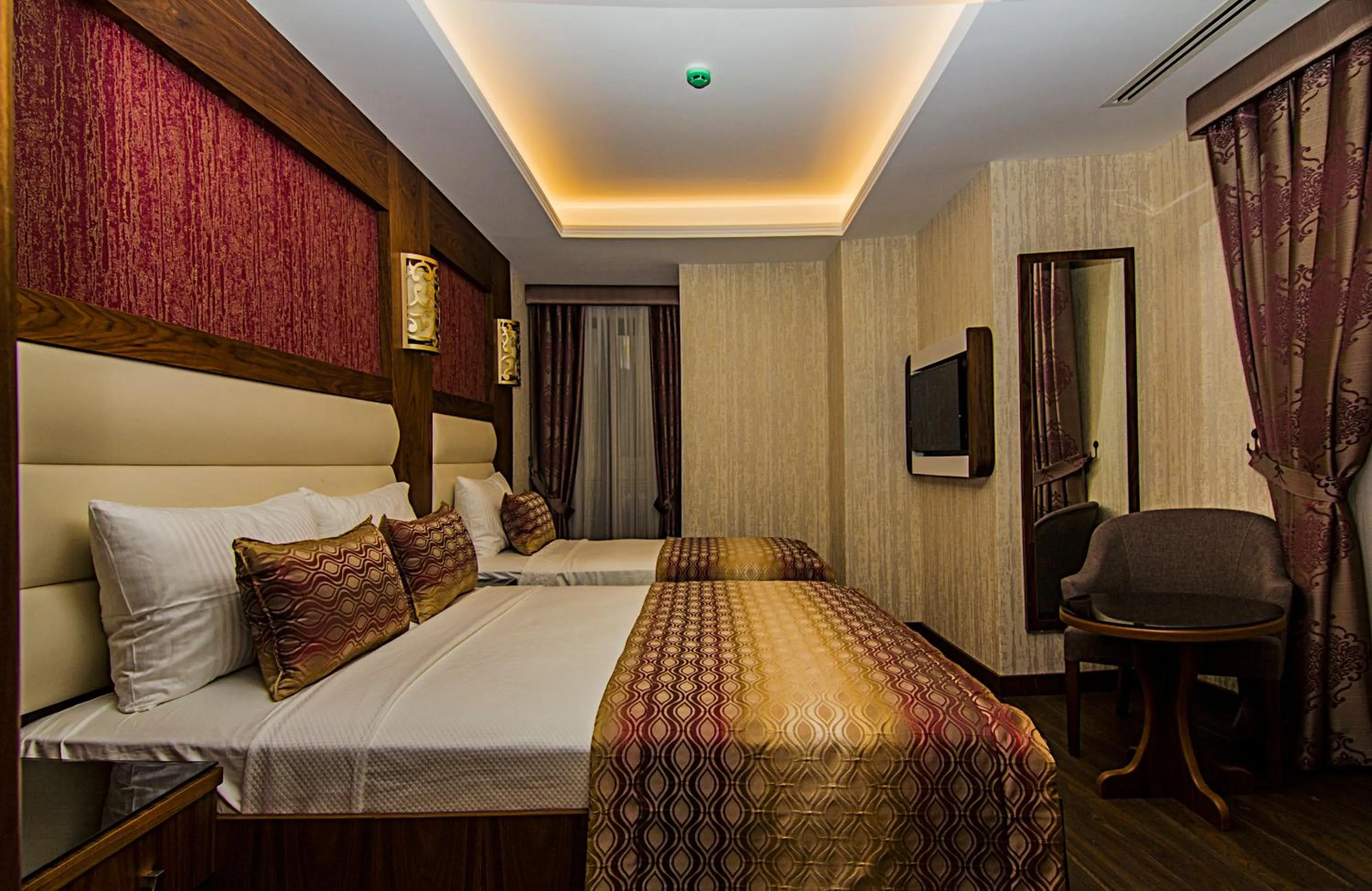 Photo of the whole room, Bed in İstanbul Vertu Hotel