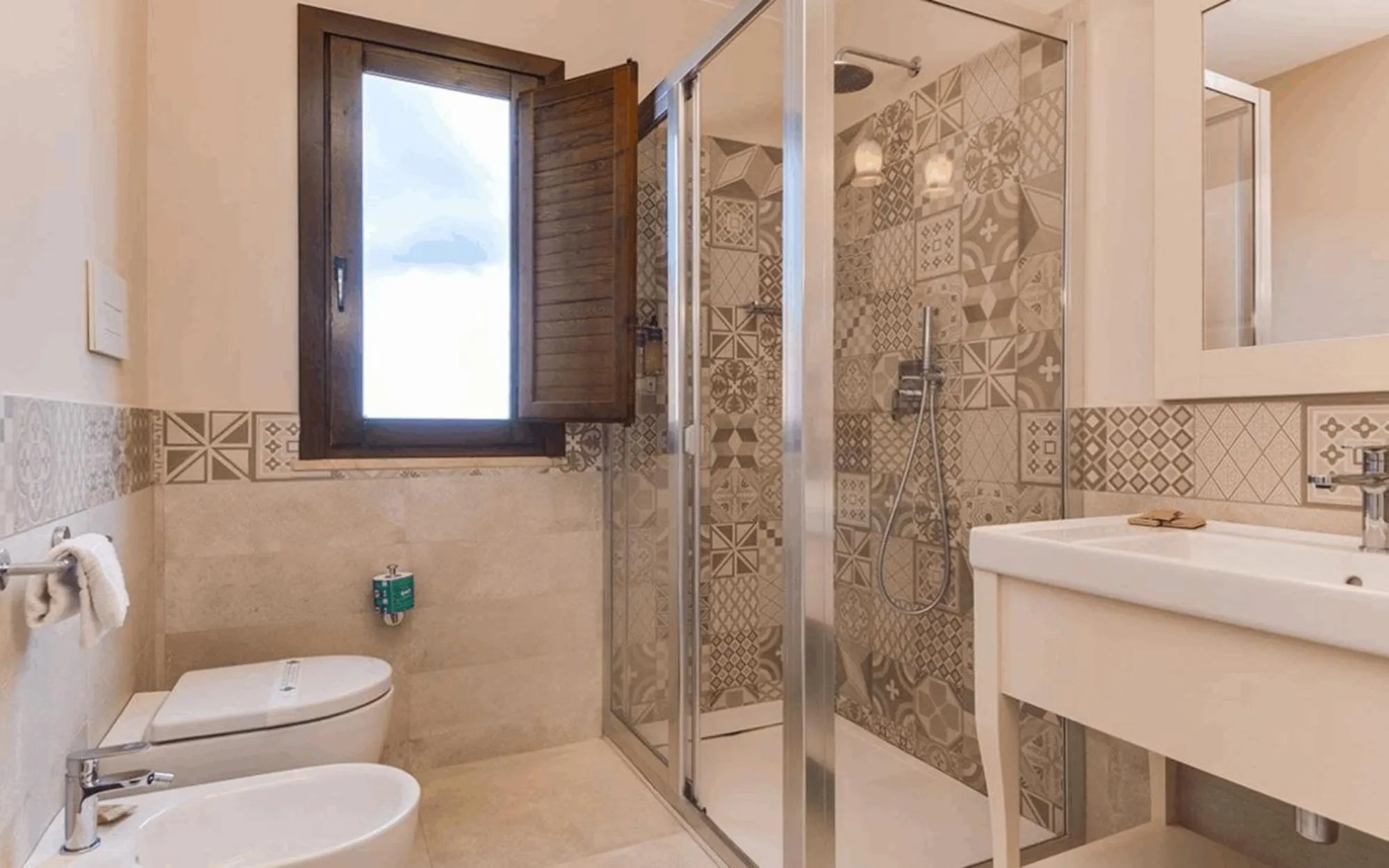 Shower in Phi Hotel La Tonnara di Bonagia