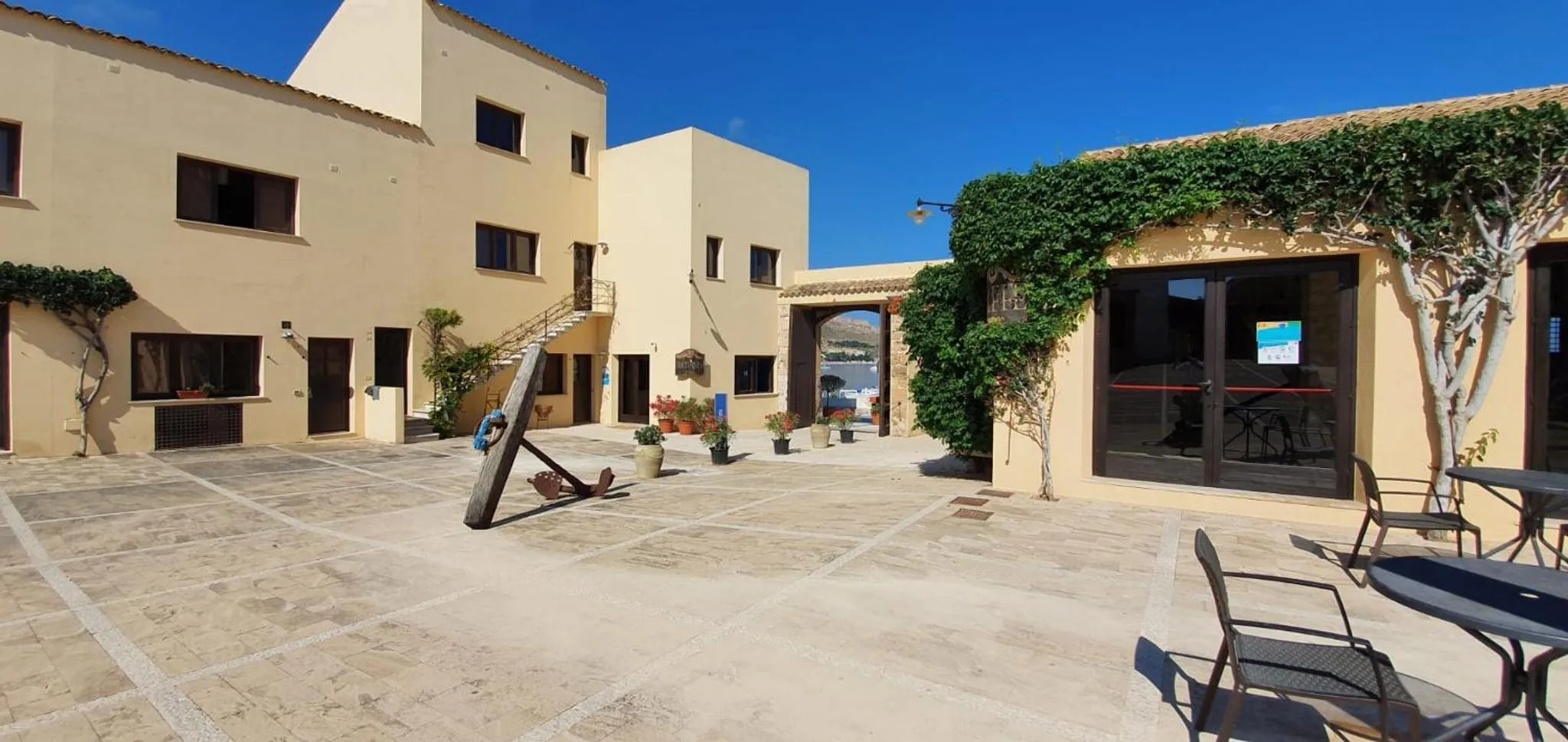Property building in Phi Hotel La Tonnara di Bonagia