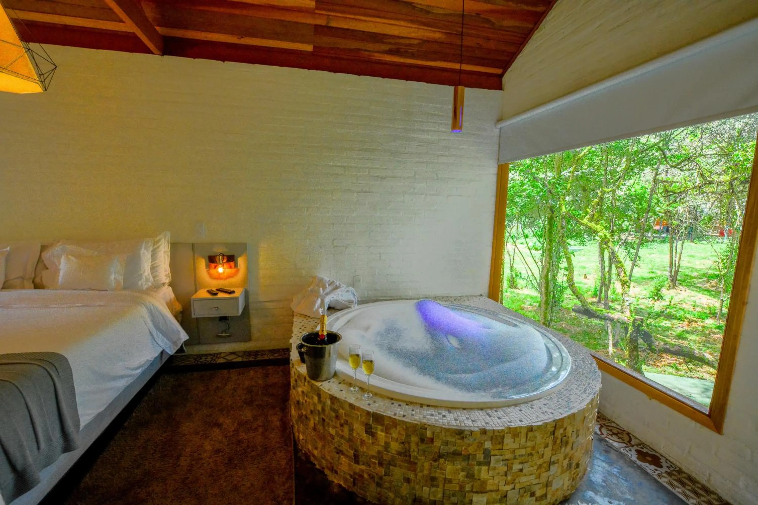 Hot Tub, Bed in Resort Magnifico