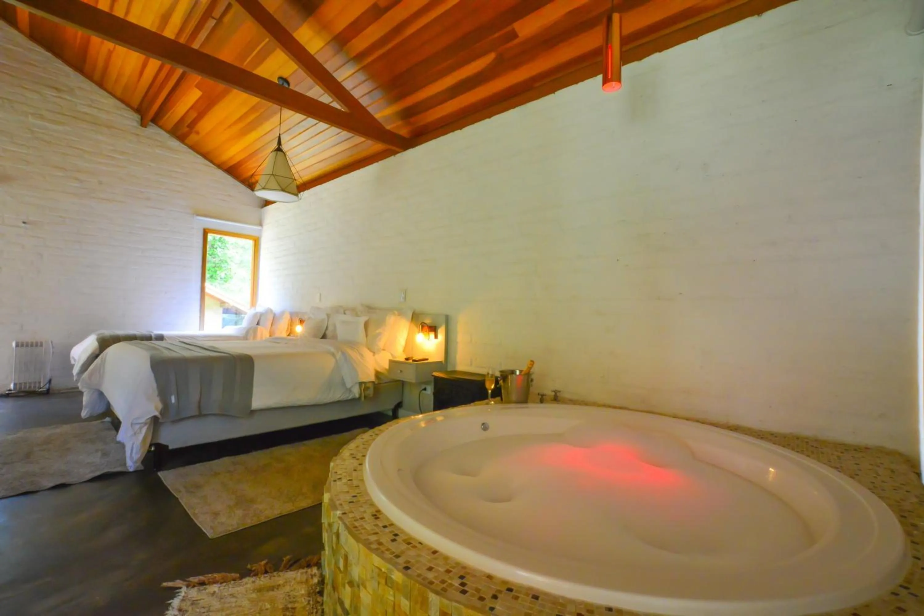 Hot Tub, Bed in Resort Magnifico