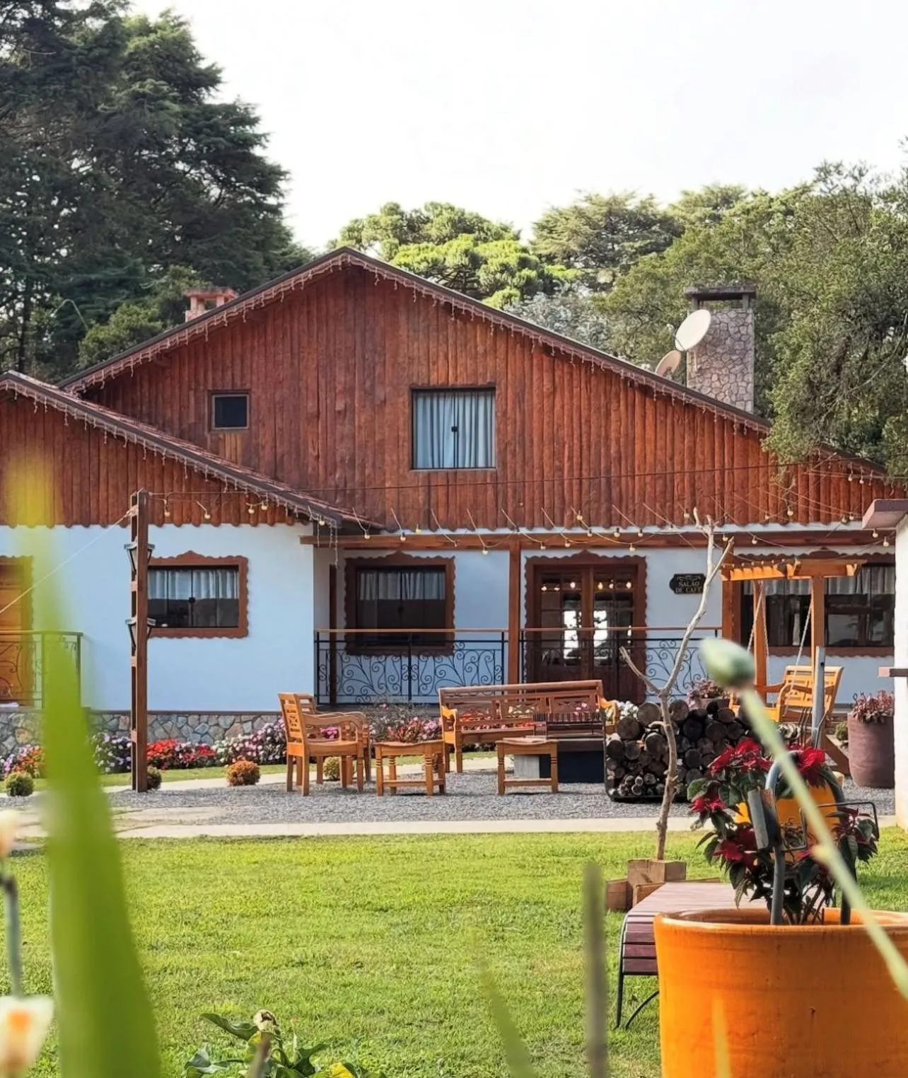 Property building in Resort Magnifico