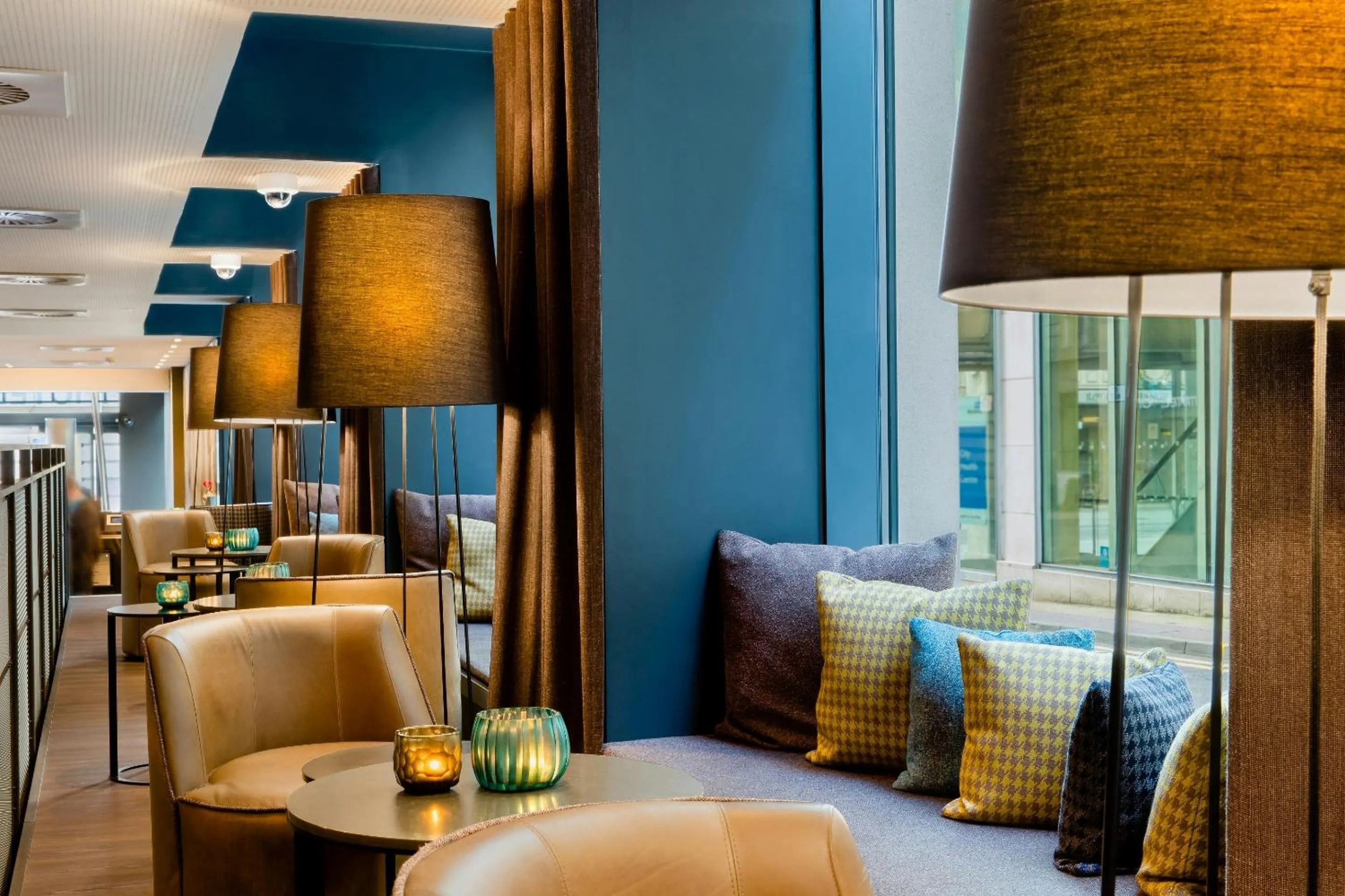 Lounge or bar in Motel One Manchester-Royal Exchange
