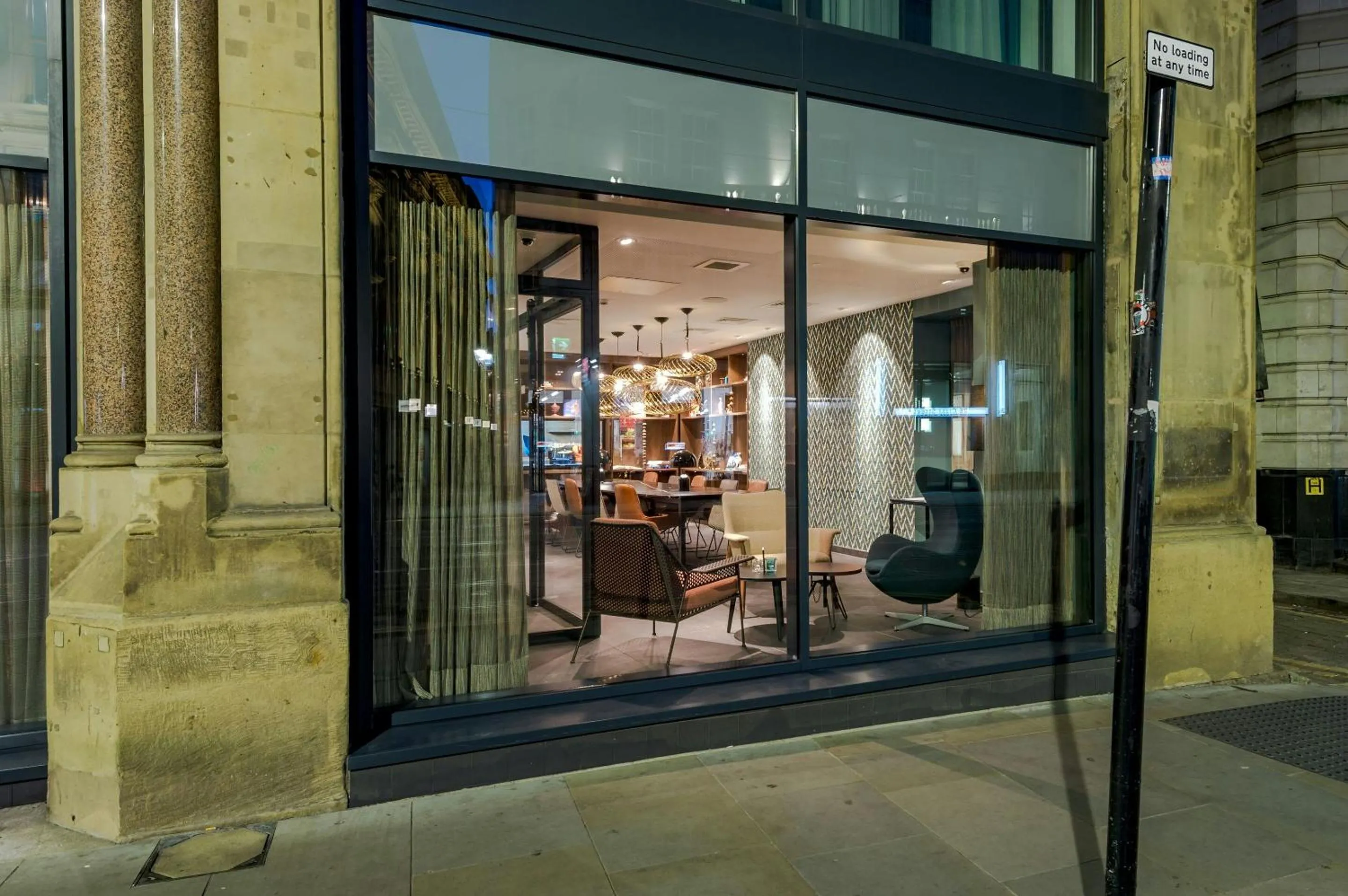Lounge or bar in Motel One Manchester-Royal Exchange