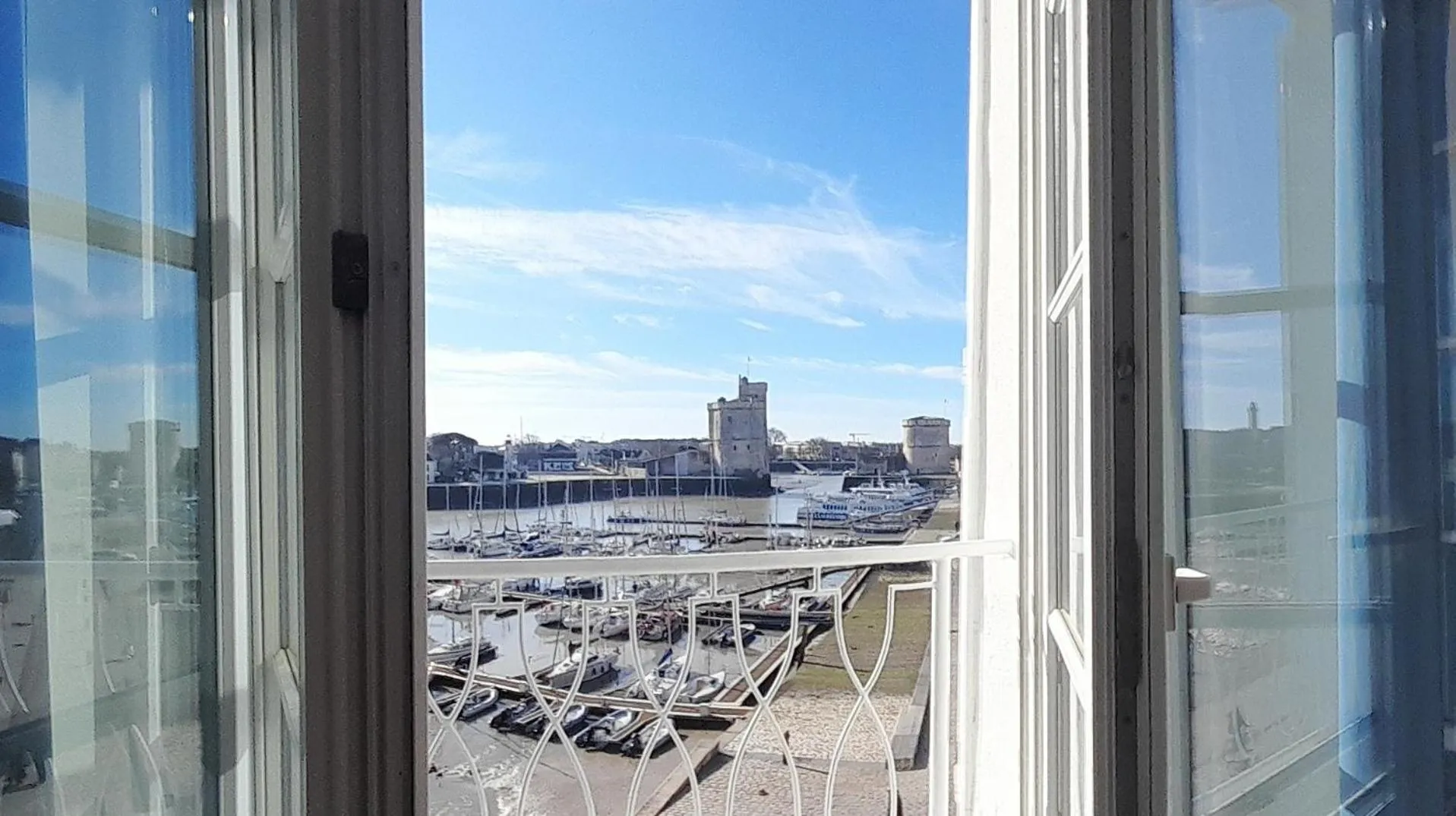 Bedroom in Hotel La Marine, Vieux Port