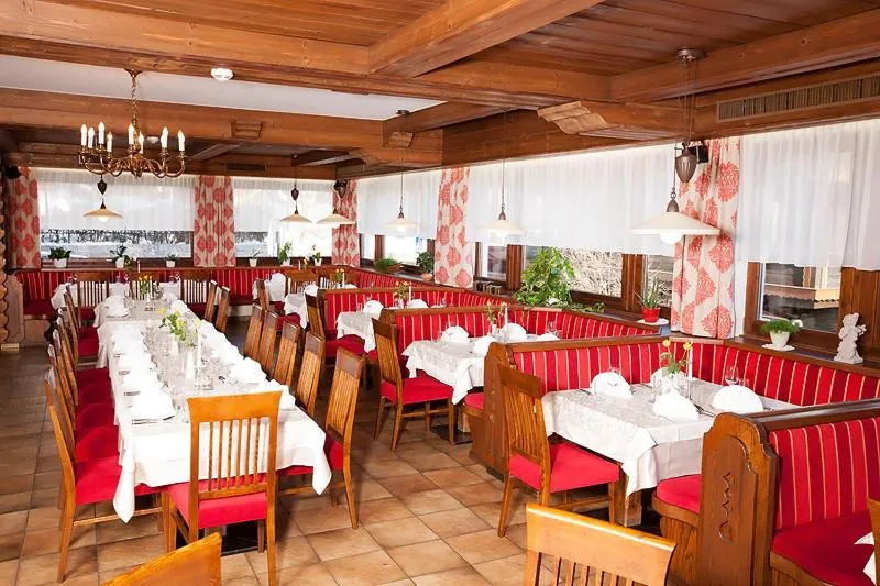 Restaurant/places to eat in Hotel Neuwirt