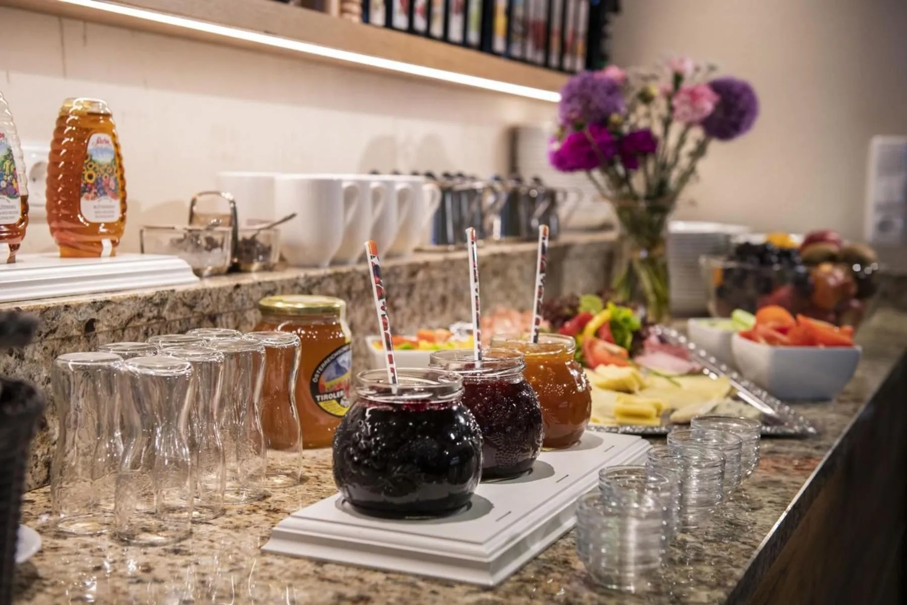 Buffet breakfast in Hotel Neuwirt