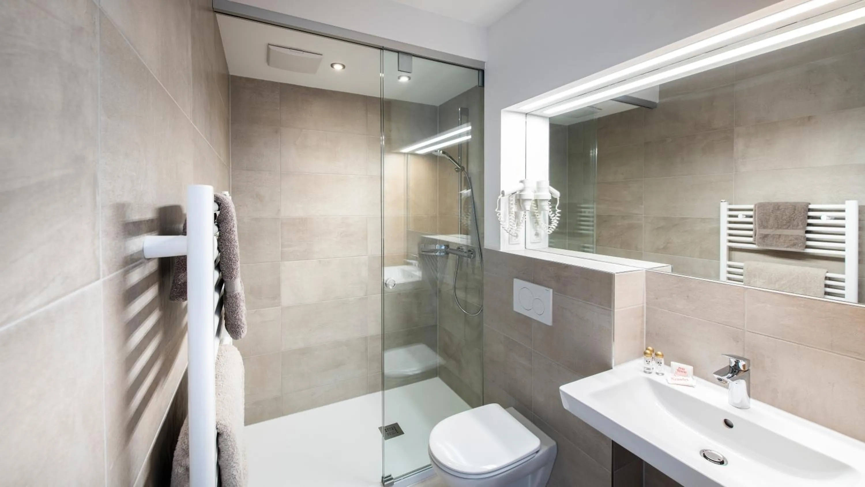 Bathroom in Hotel Neuwirt