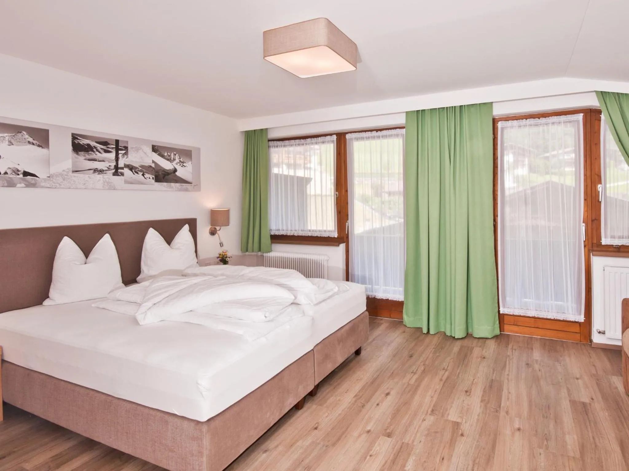 Bedroom, Bed in Hotel Neuwirt
