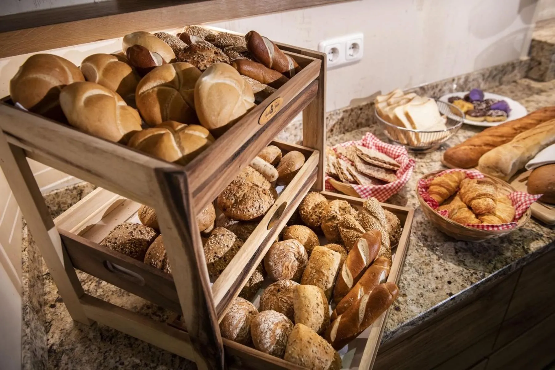 Buffet breakfast in Hotel Neuwirt