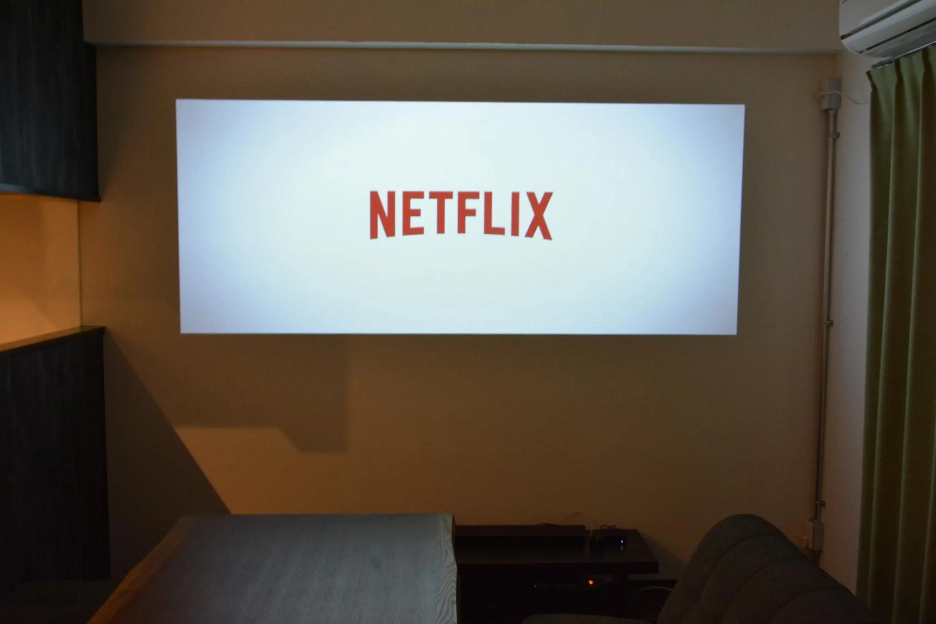 TV and multimedia in The Wonder At Stay-Bentencho-