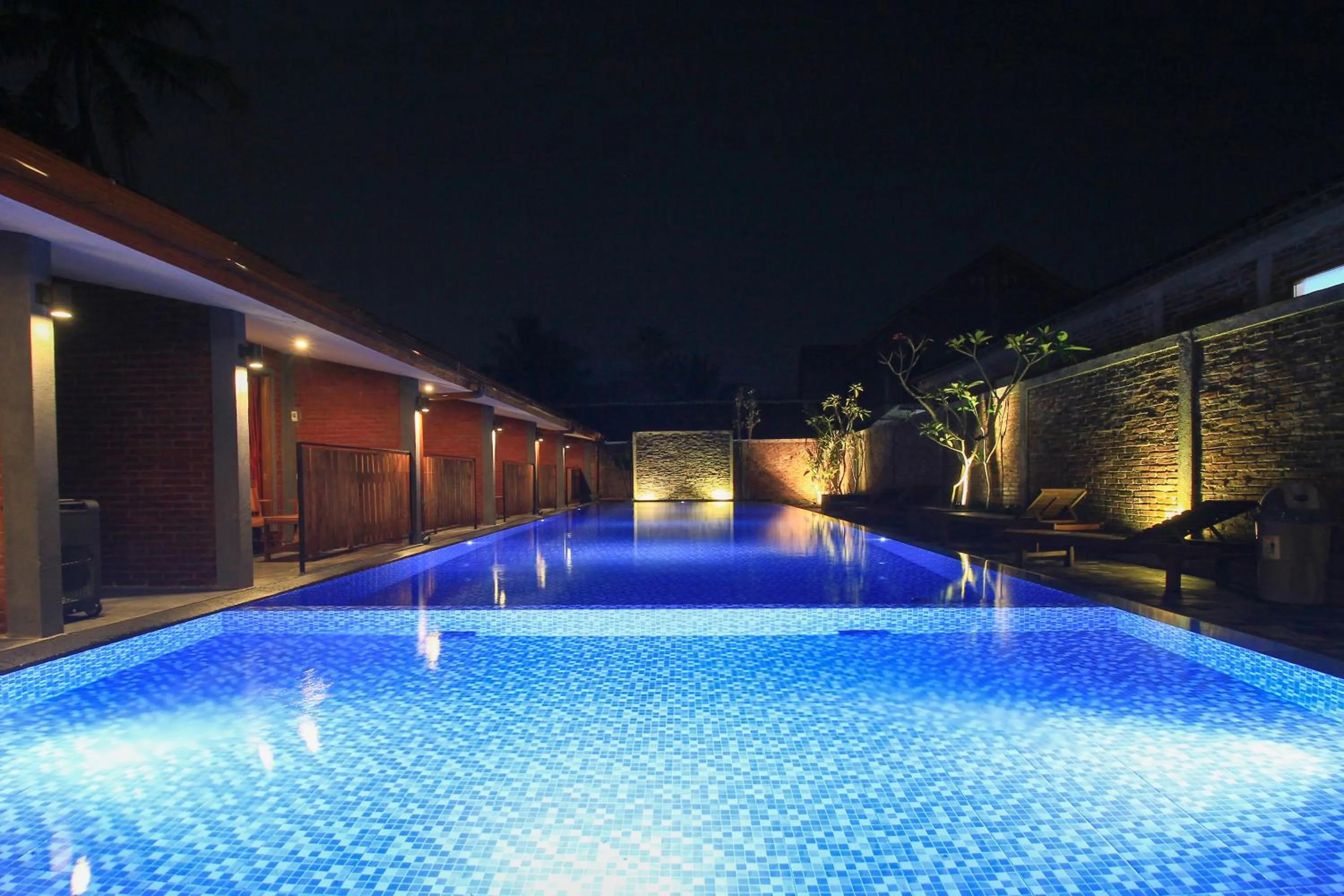 Swimming pool in Wahid Borobudur