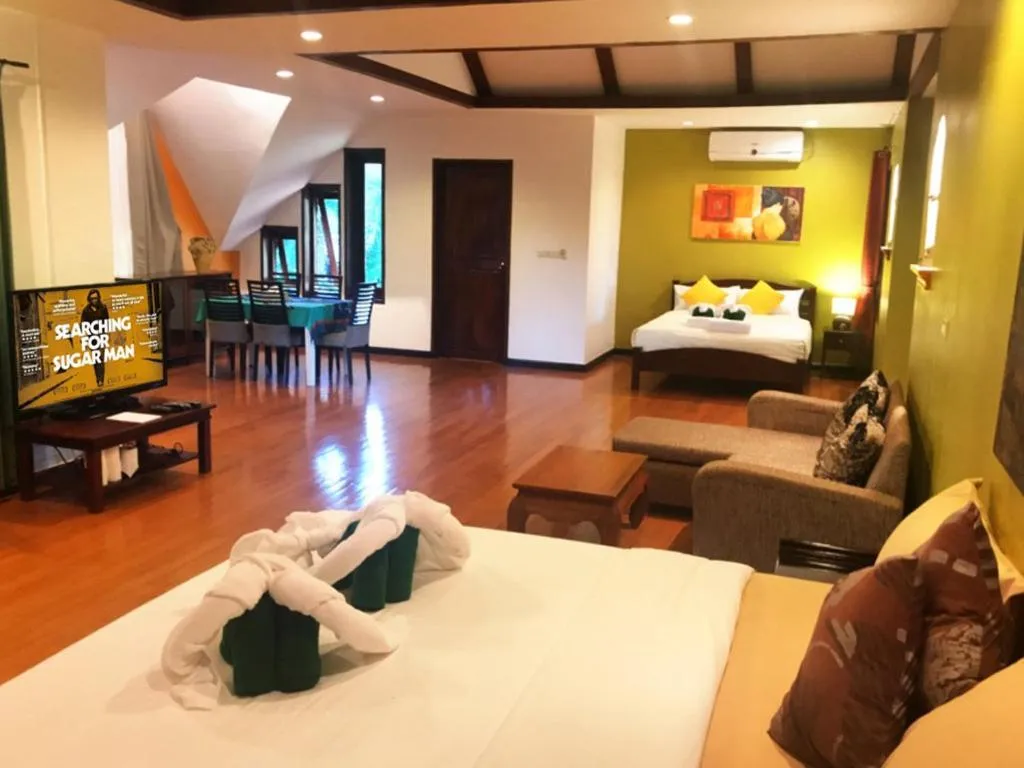 Photo of the whole room, Bed in Villa Chaya