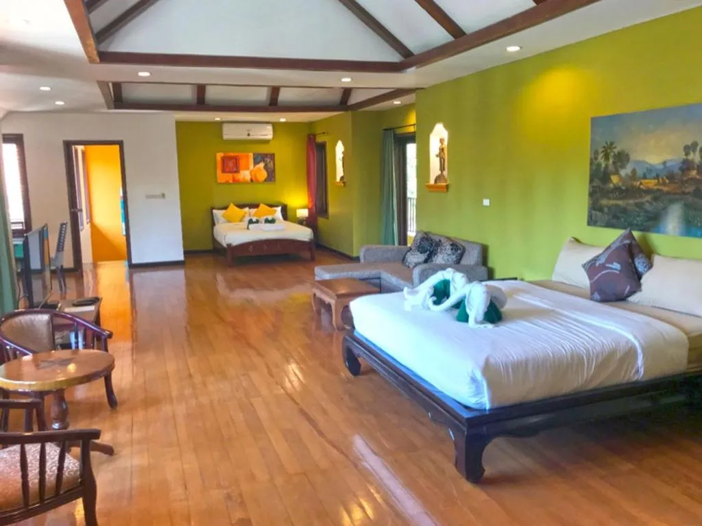 Photo of the whole room, Bed in Villa Chaya