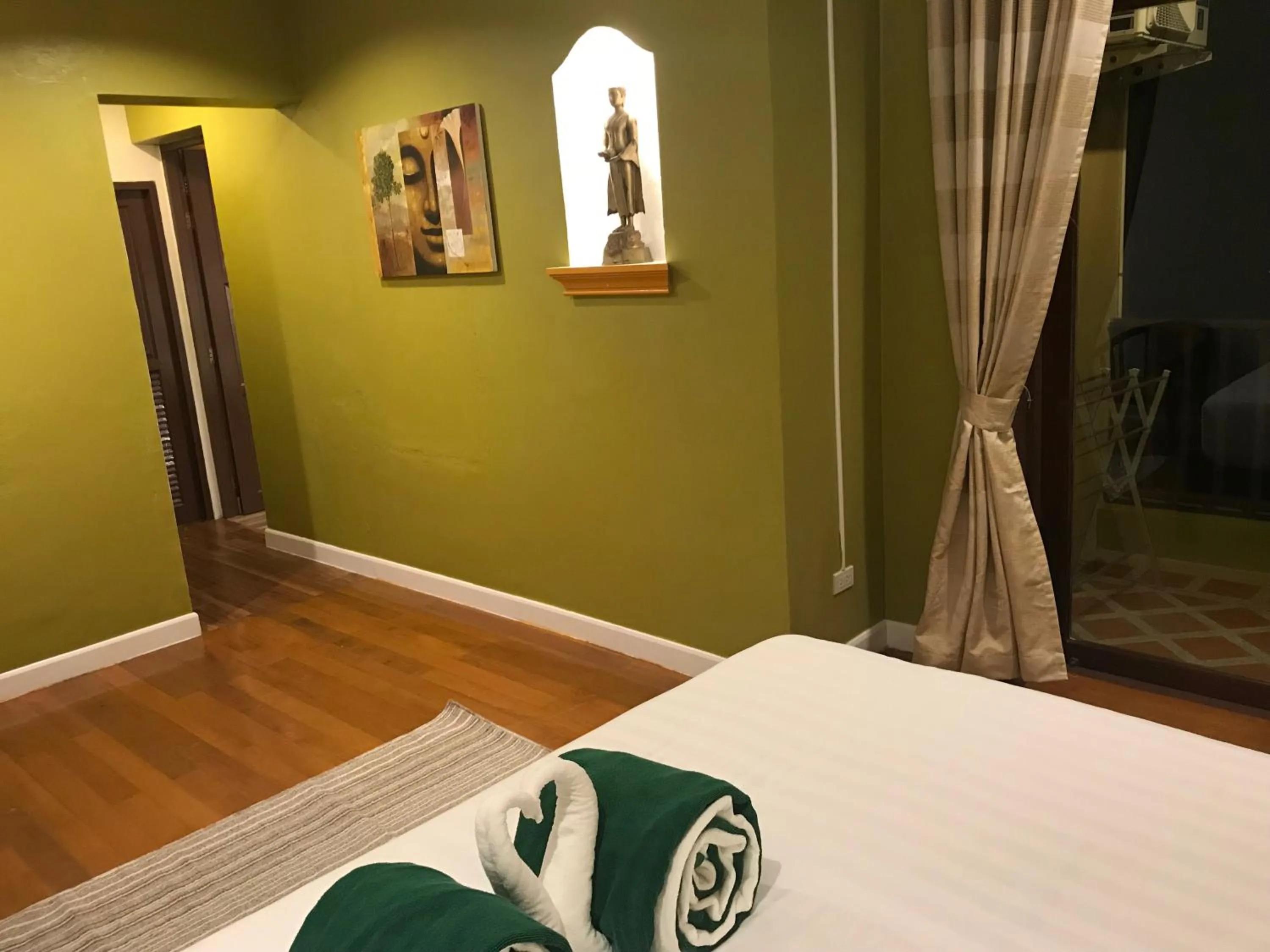 Photo of the whole room, Bed in Villa Chaya