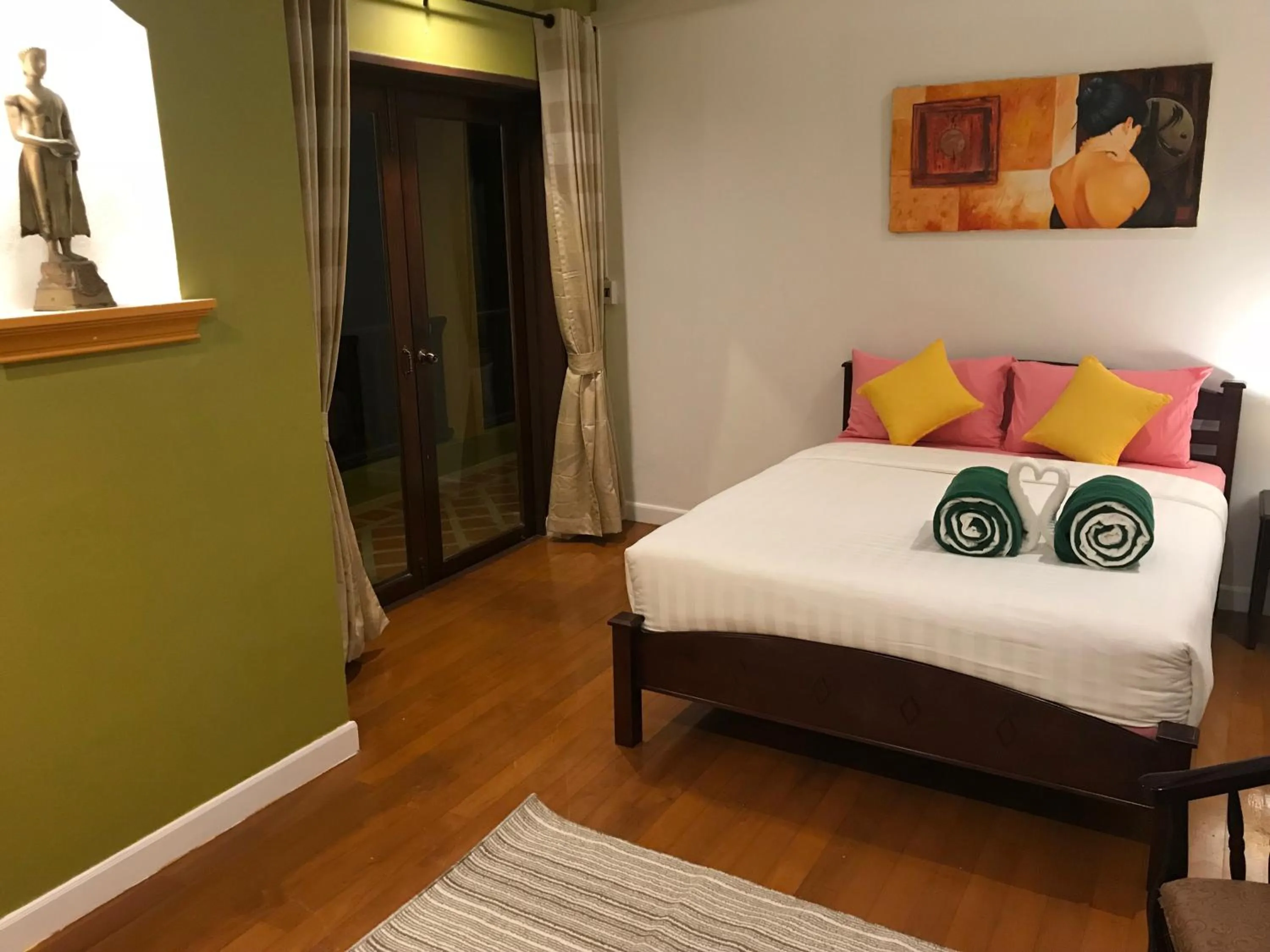 Photo of the whole room, Bed in Villa Chaya