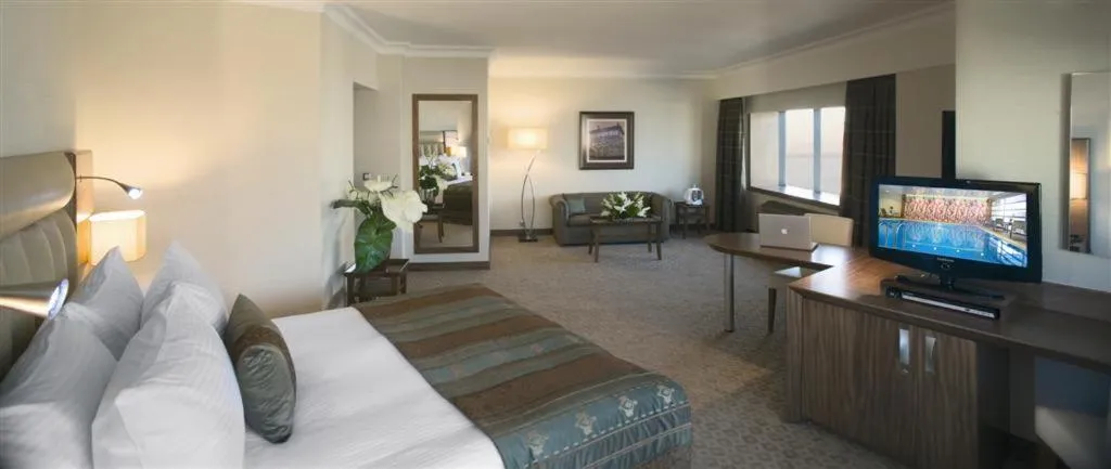 TV and multimedia in Mövenpick Hotel Izmir