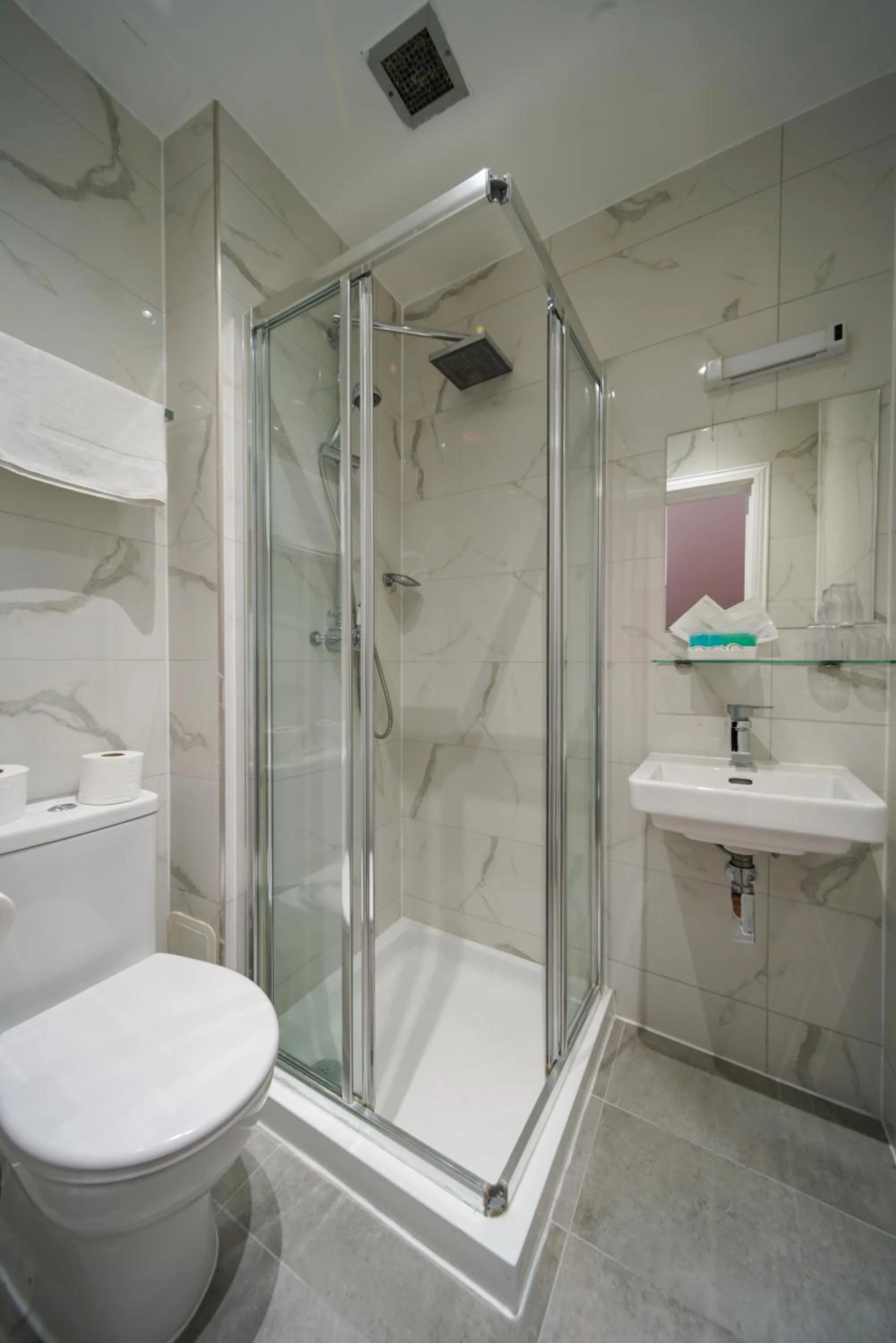 Shower in Royal Eagle Hotel