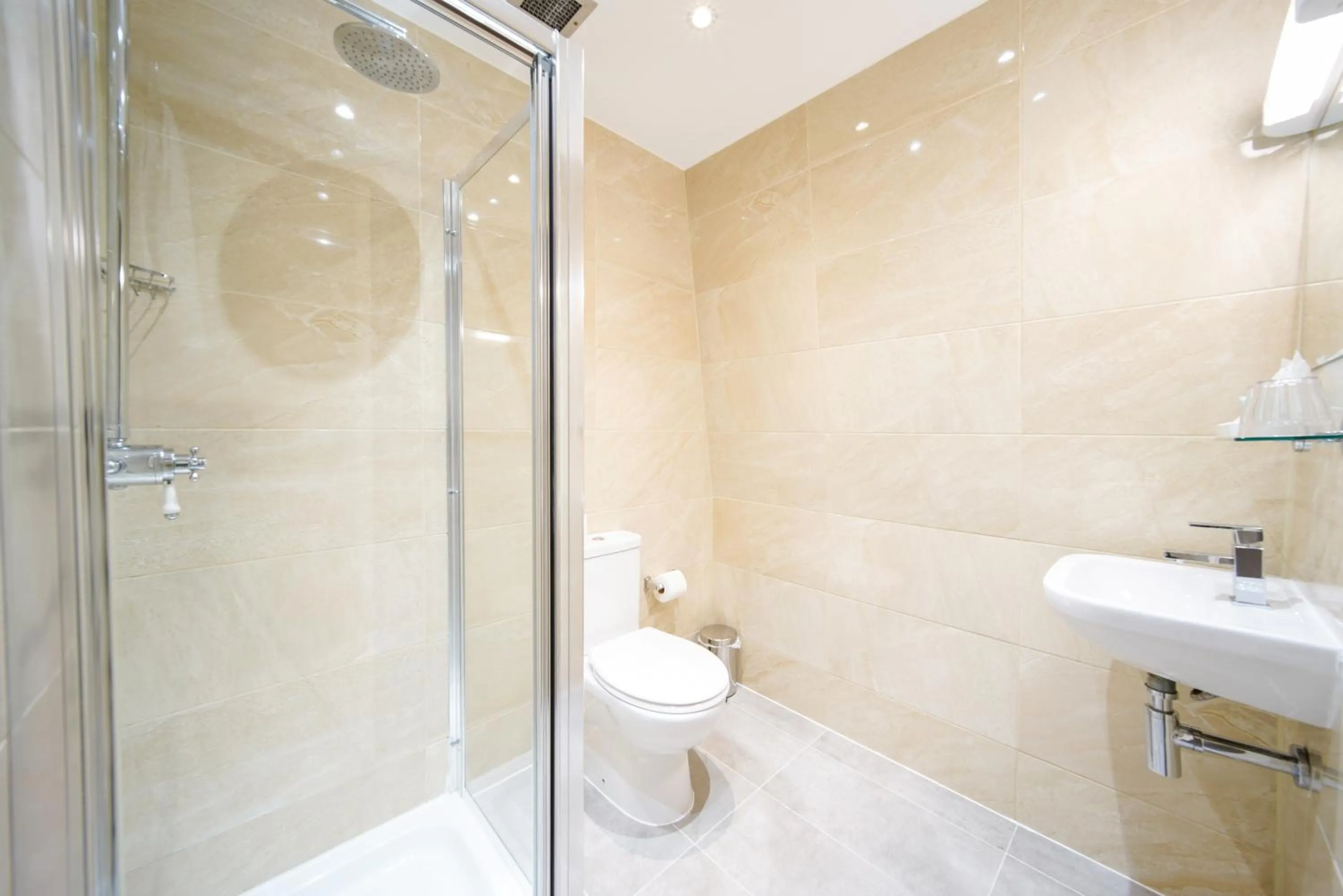 Shower in Royal Eagle Hotel