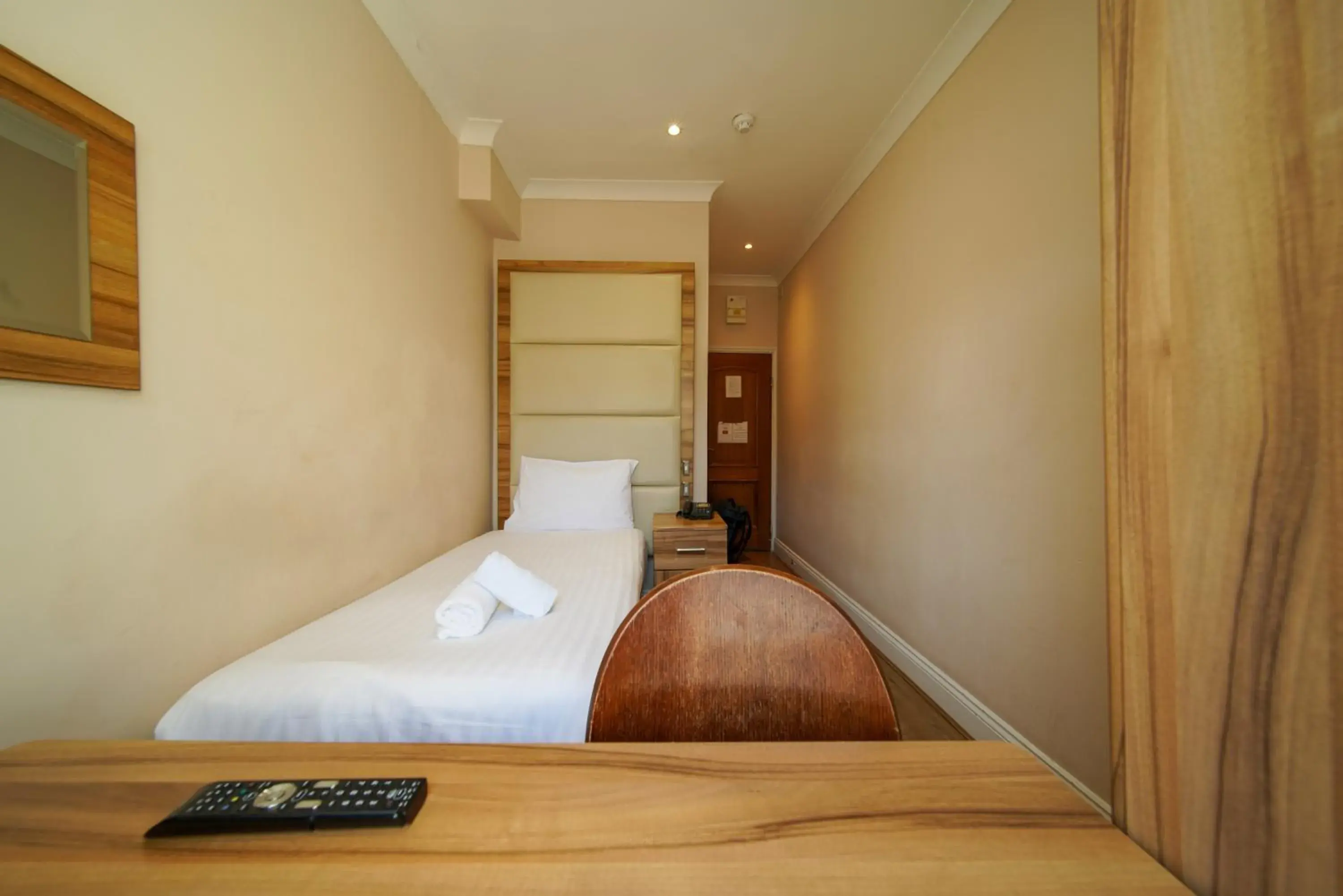 Single Room in Royal Eagle Hotel Single Room in Royal Eagle Hotel