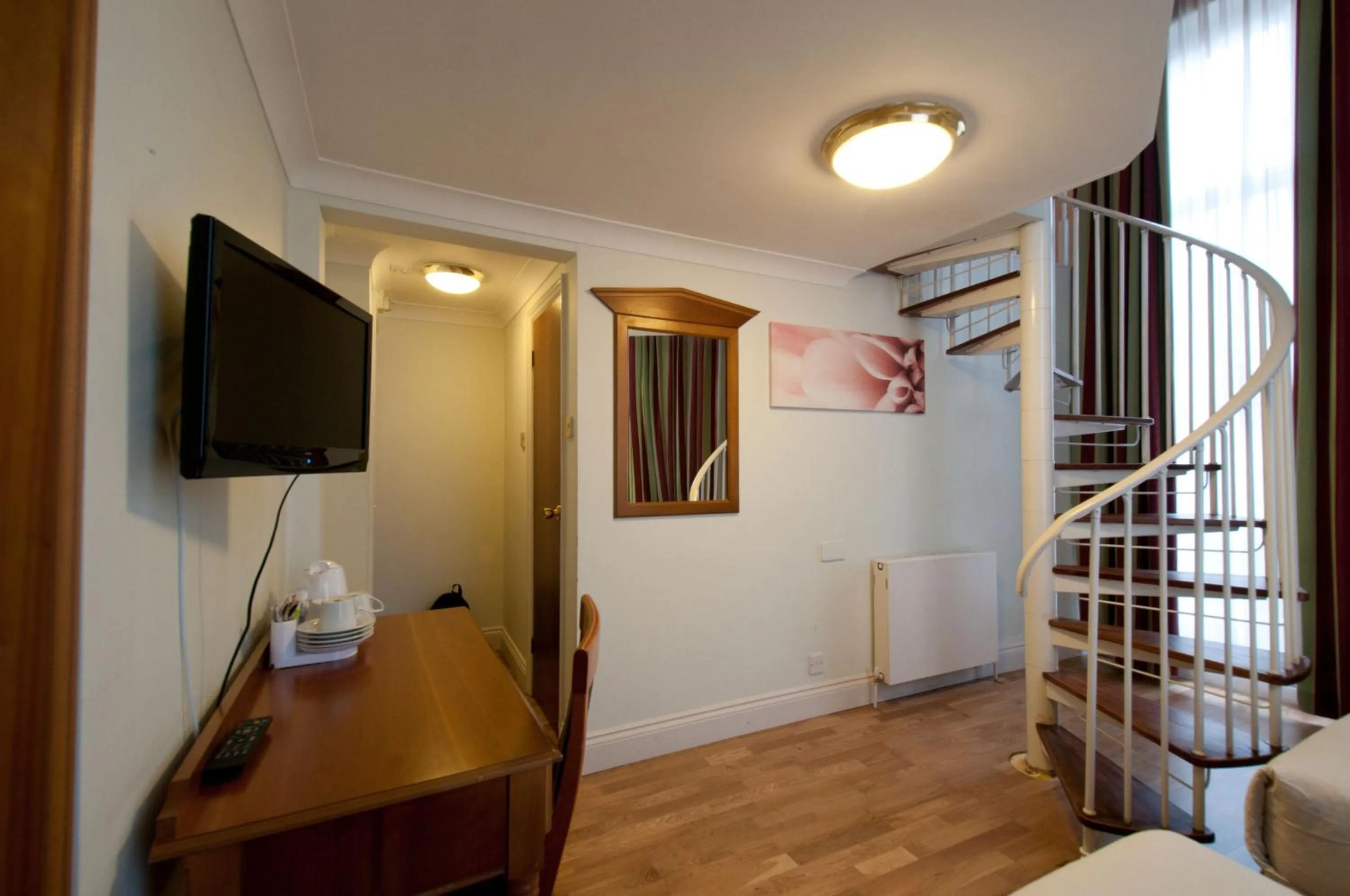 TV and multimedia in Royal Eagle Hotel