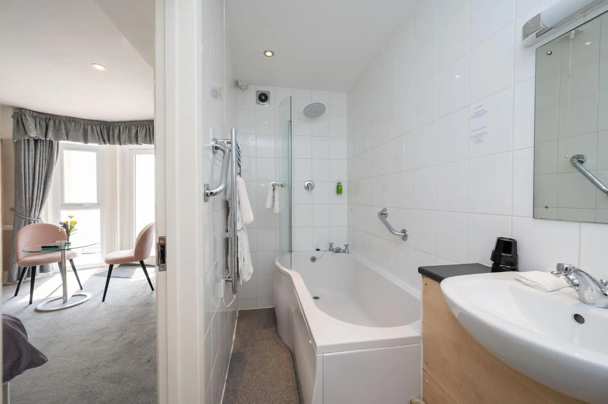 Shower in The Lanes Hotel