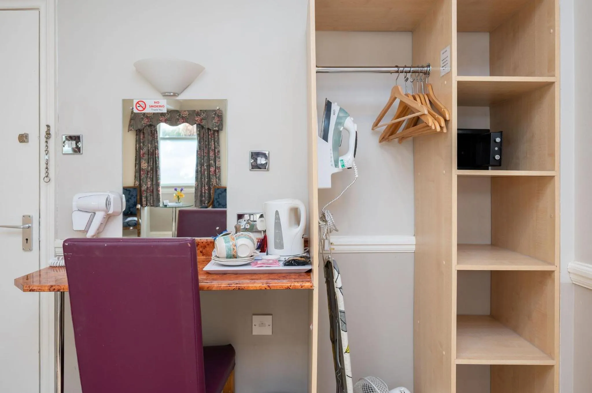 Coffee/tea facilities in The Lanes Hotel