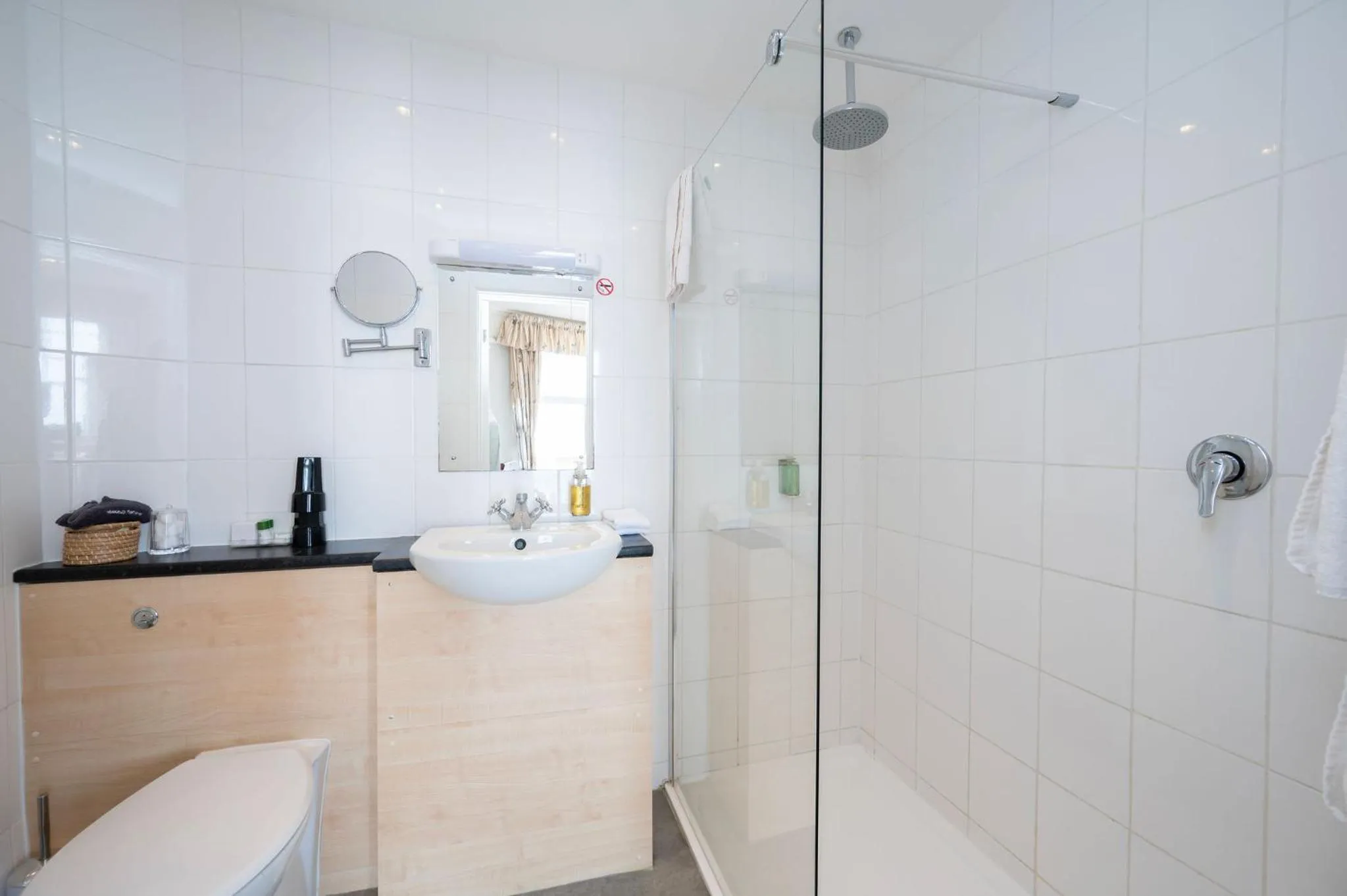 Shower in The Lanes Hotel