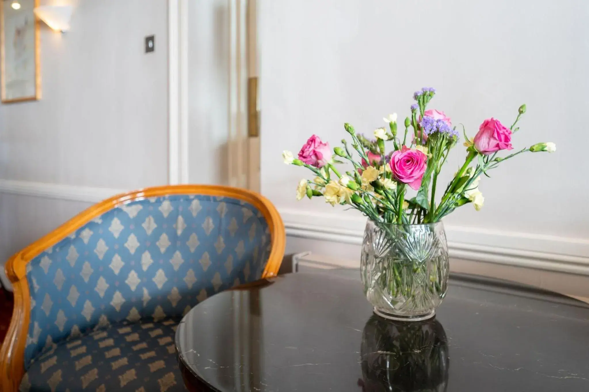 Lounge or bar, Seating Area in The Lanes Hotel